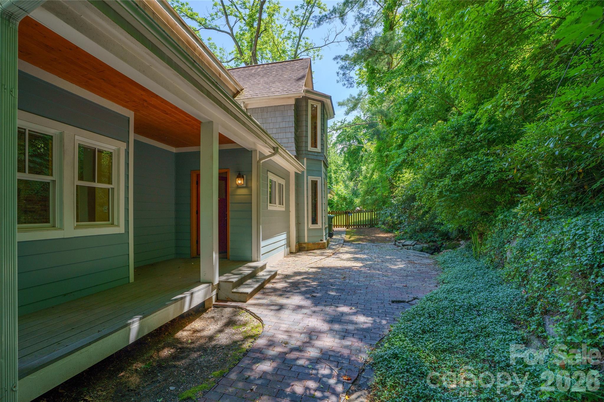 32 Delano Road — Asheville