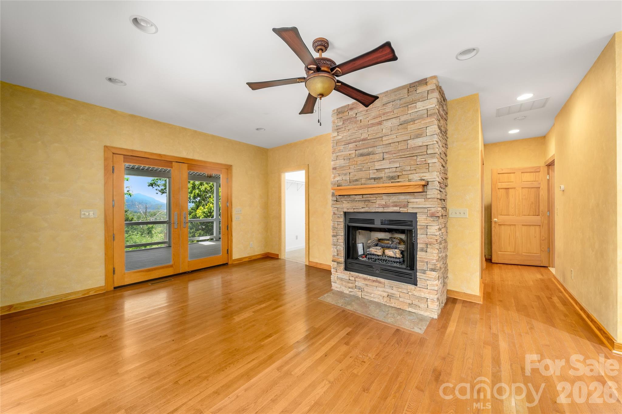 32 Delano Road — Asheville
