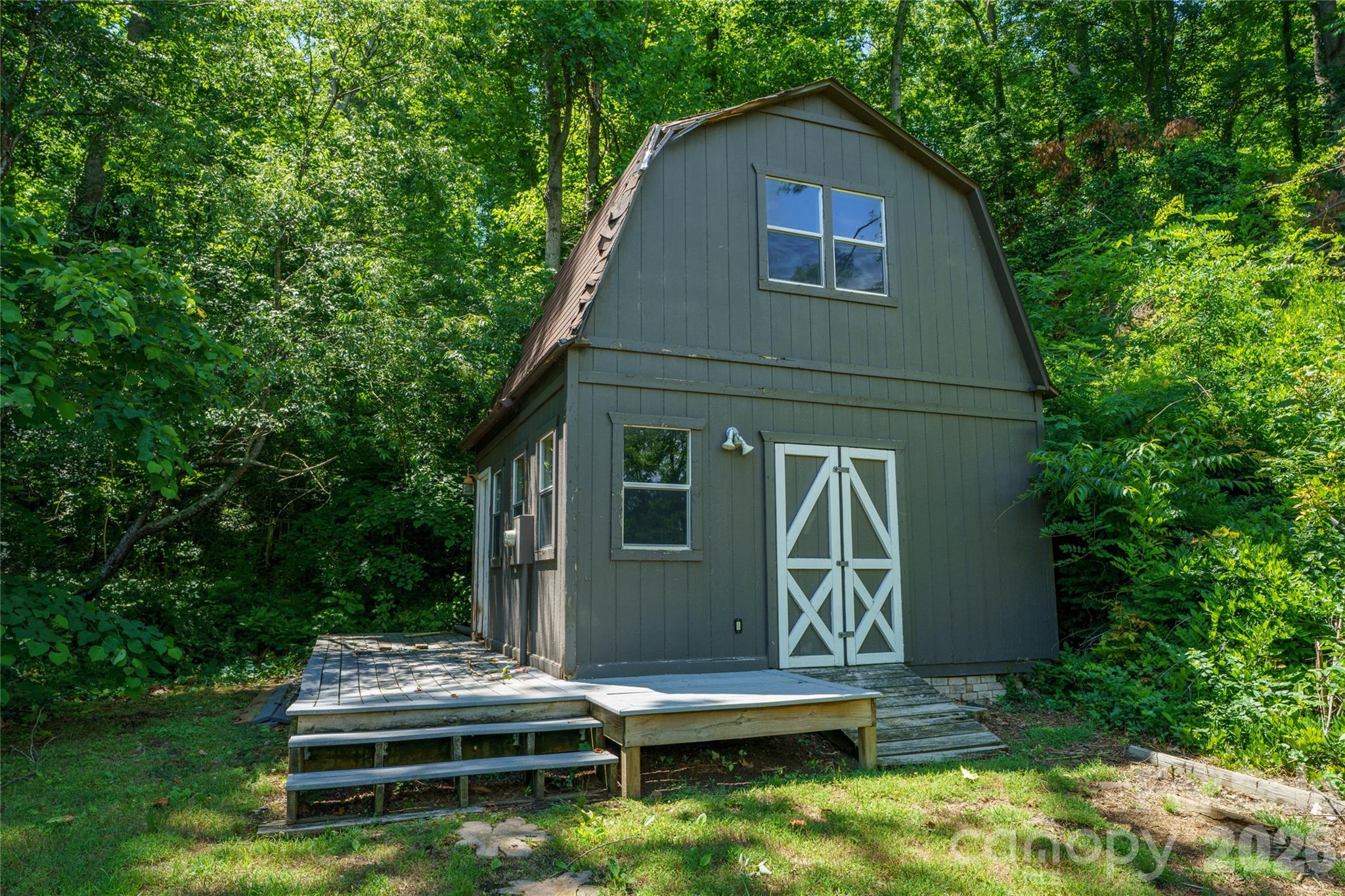 32 Delano Road — Asheville