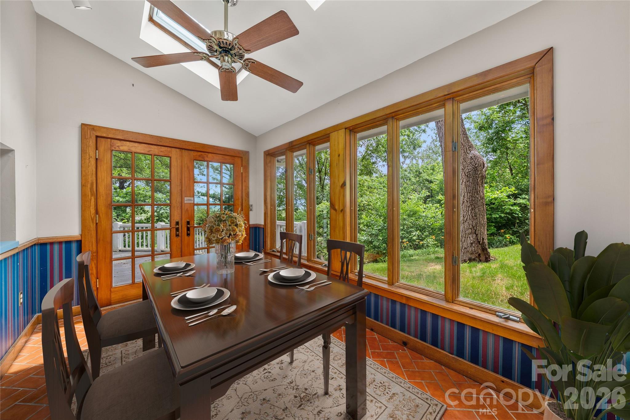 32 Delano Road — Asheville
