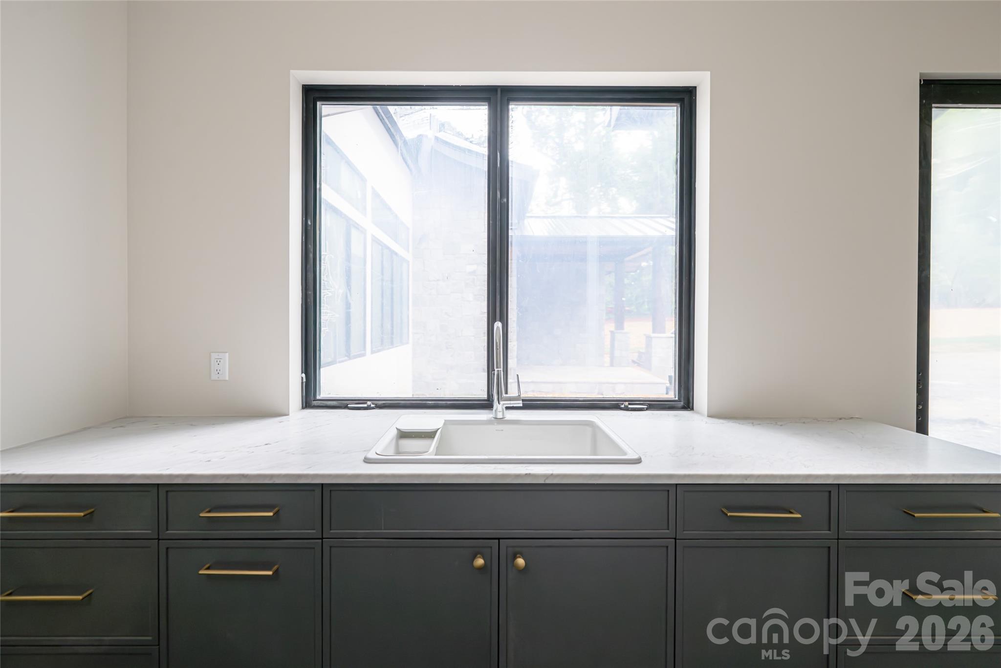 33 Busbee Road — Asheville