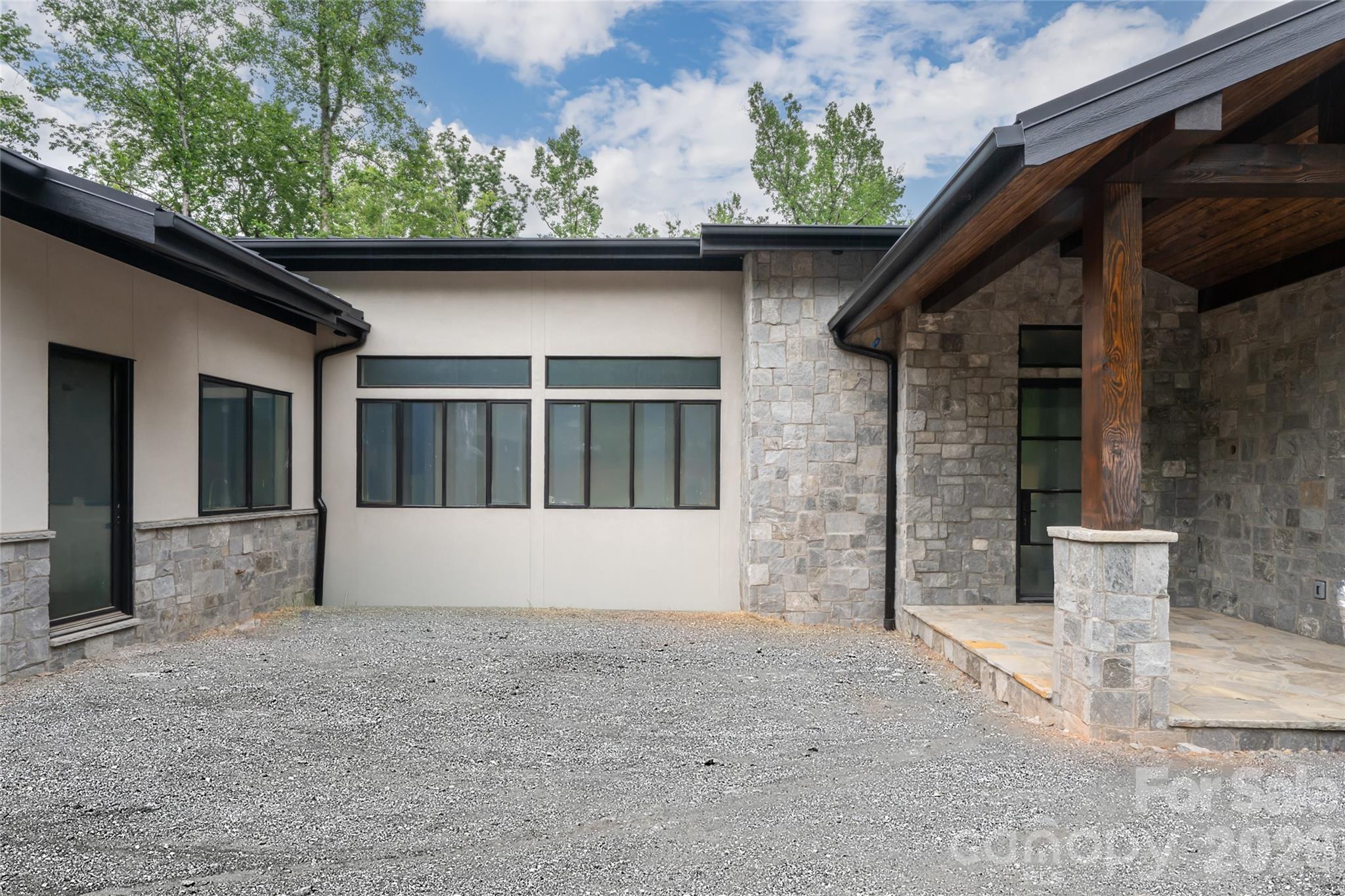33 Busbee Road — Asheville
