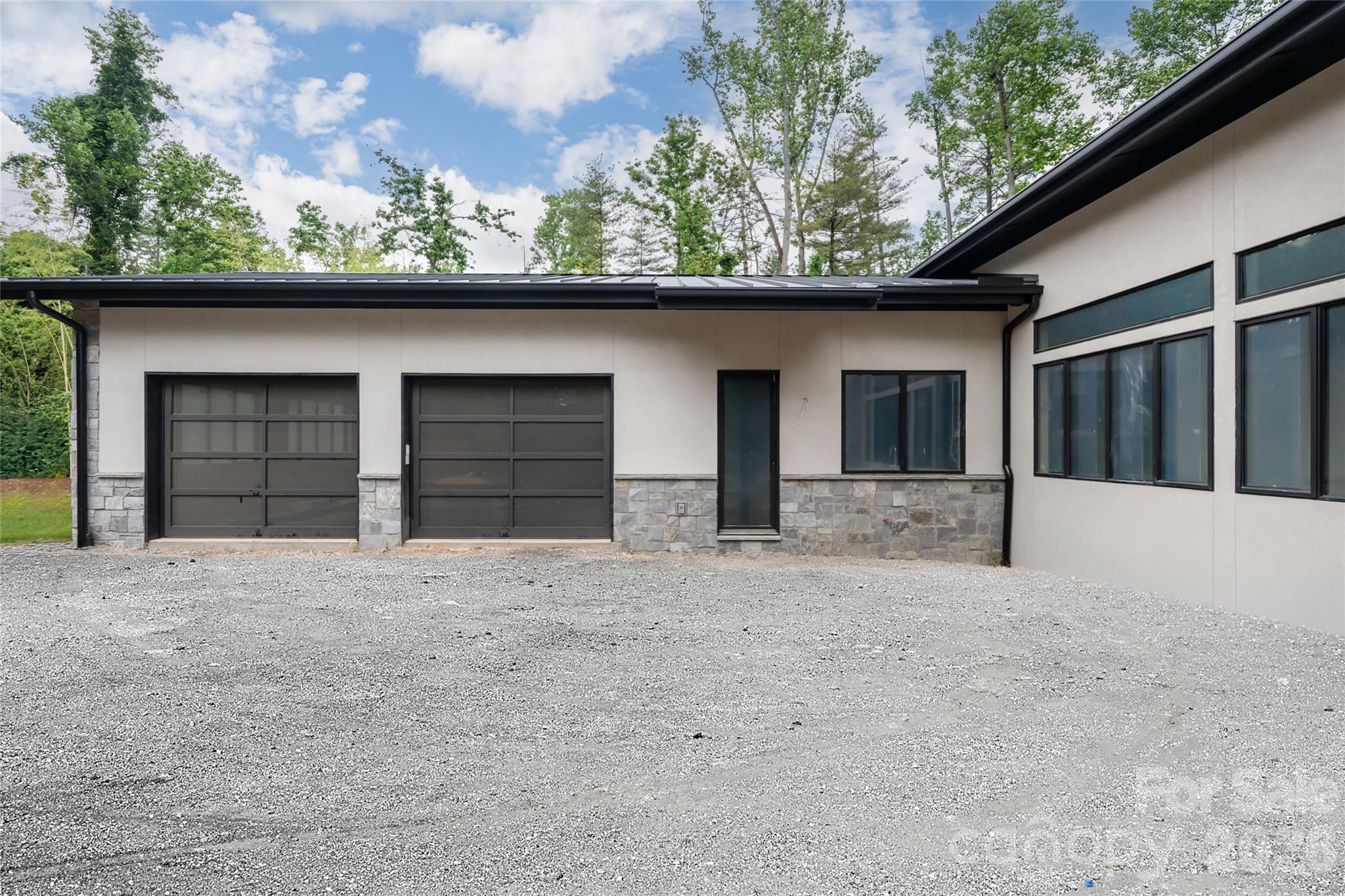 33 Busbee Road — Asheville