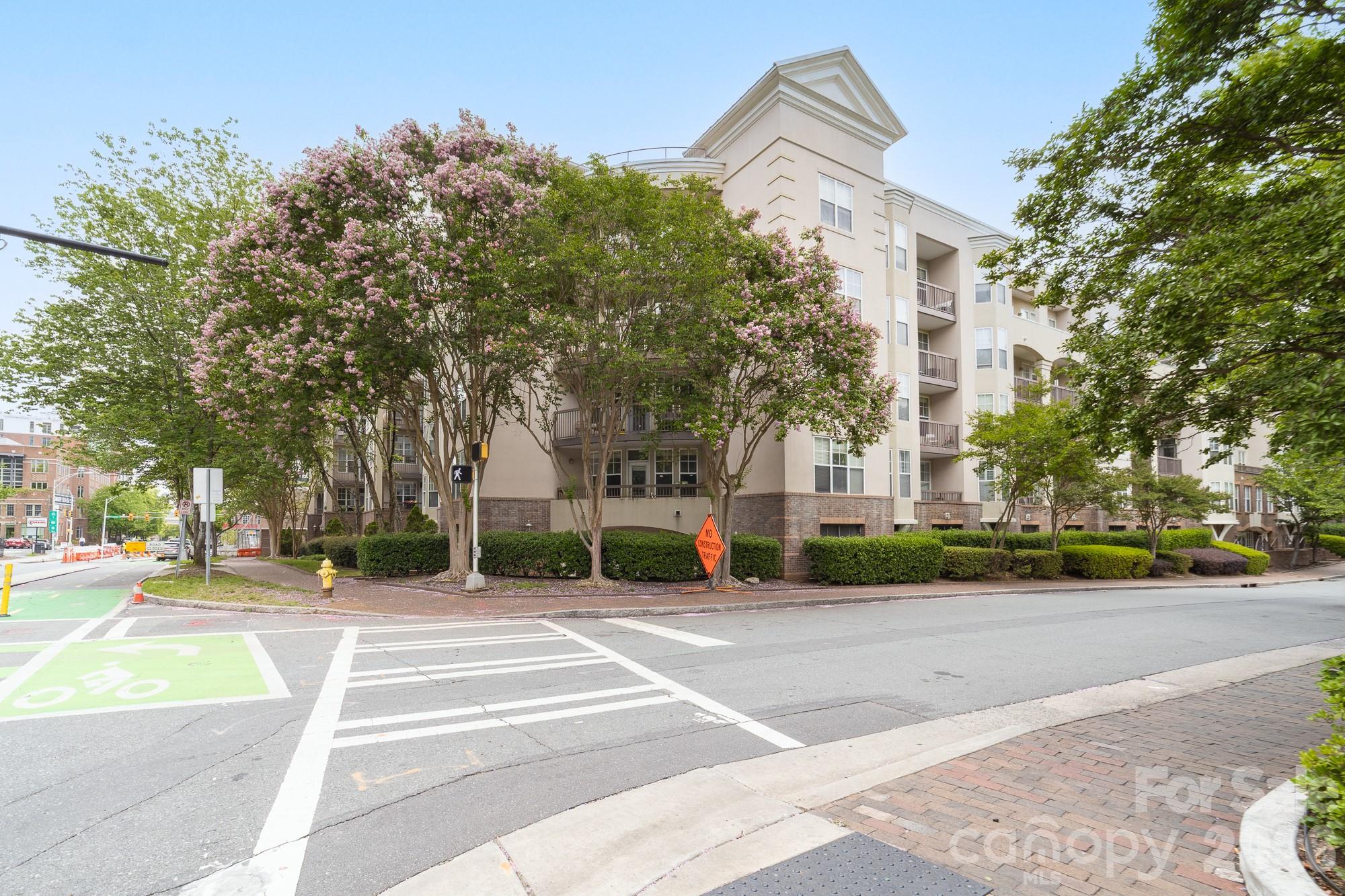 405 W 7th Street #302 — Charlotte