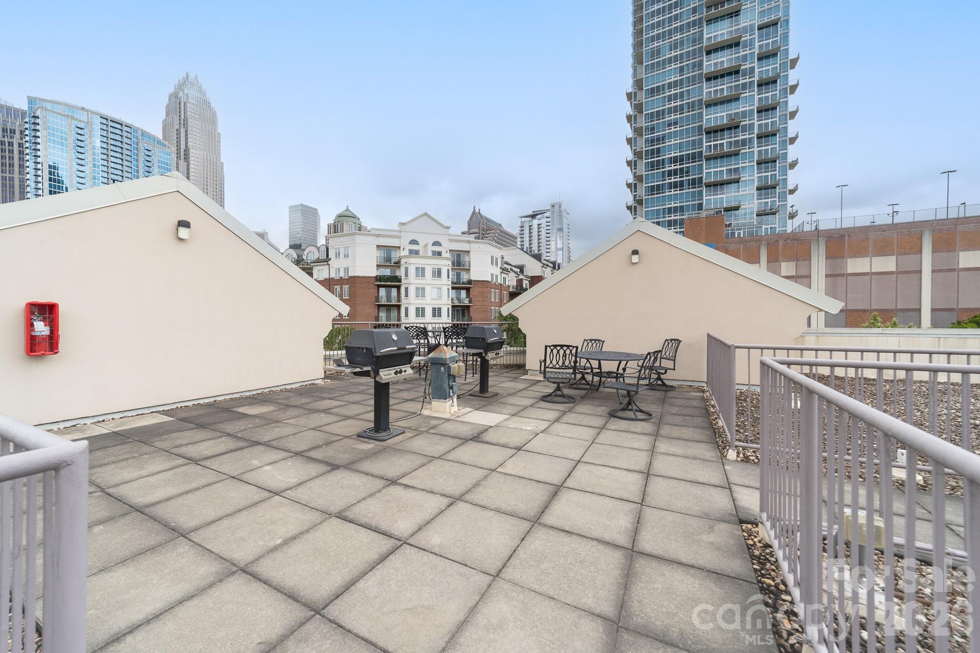 405 W 7th Street #302 — Charlotte
