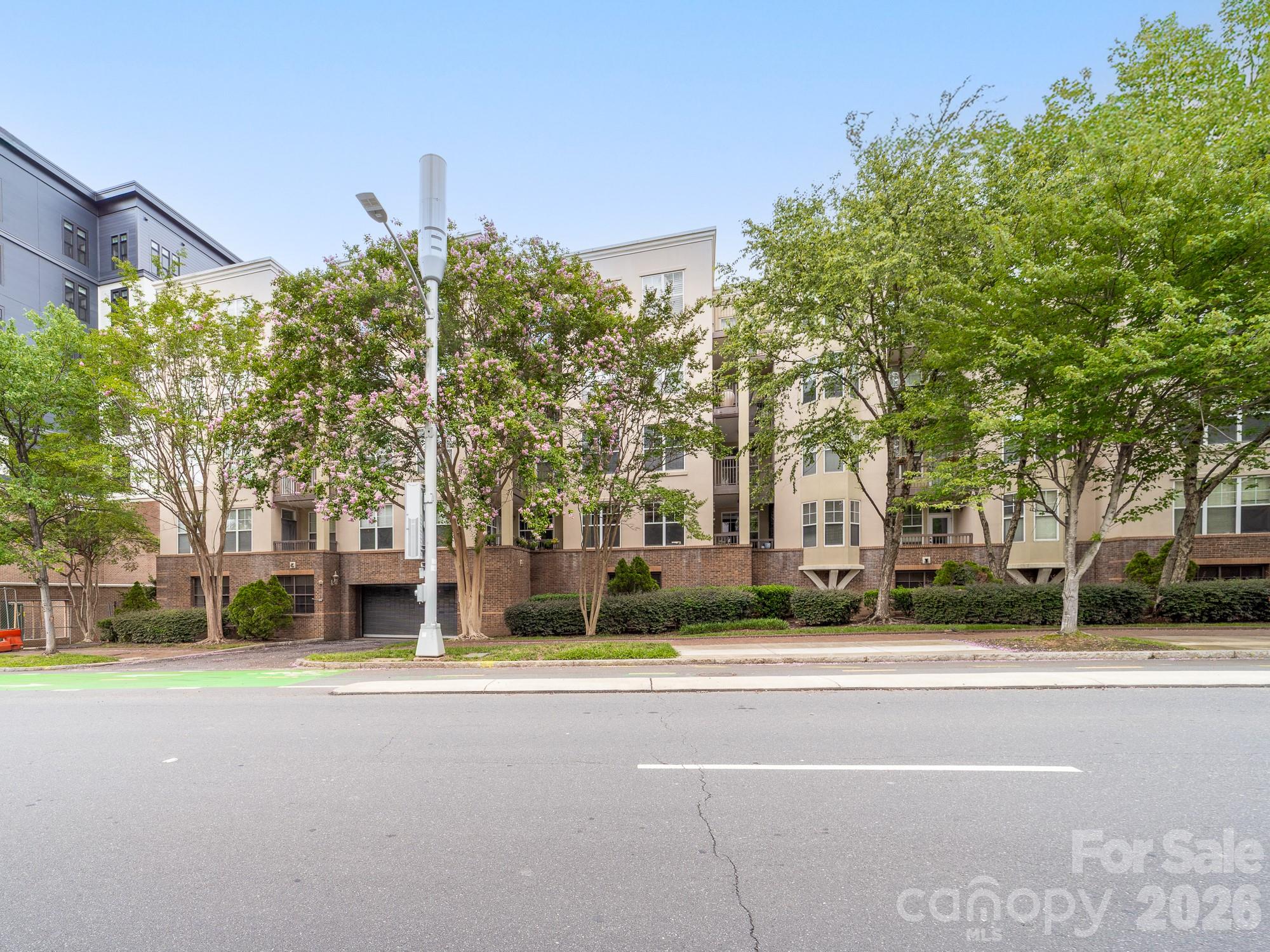 405 W 7th Street #302 — Charlotte