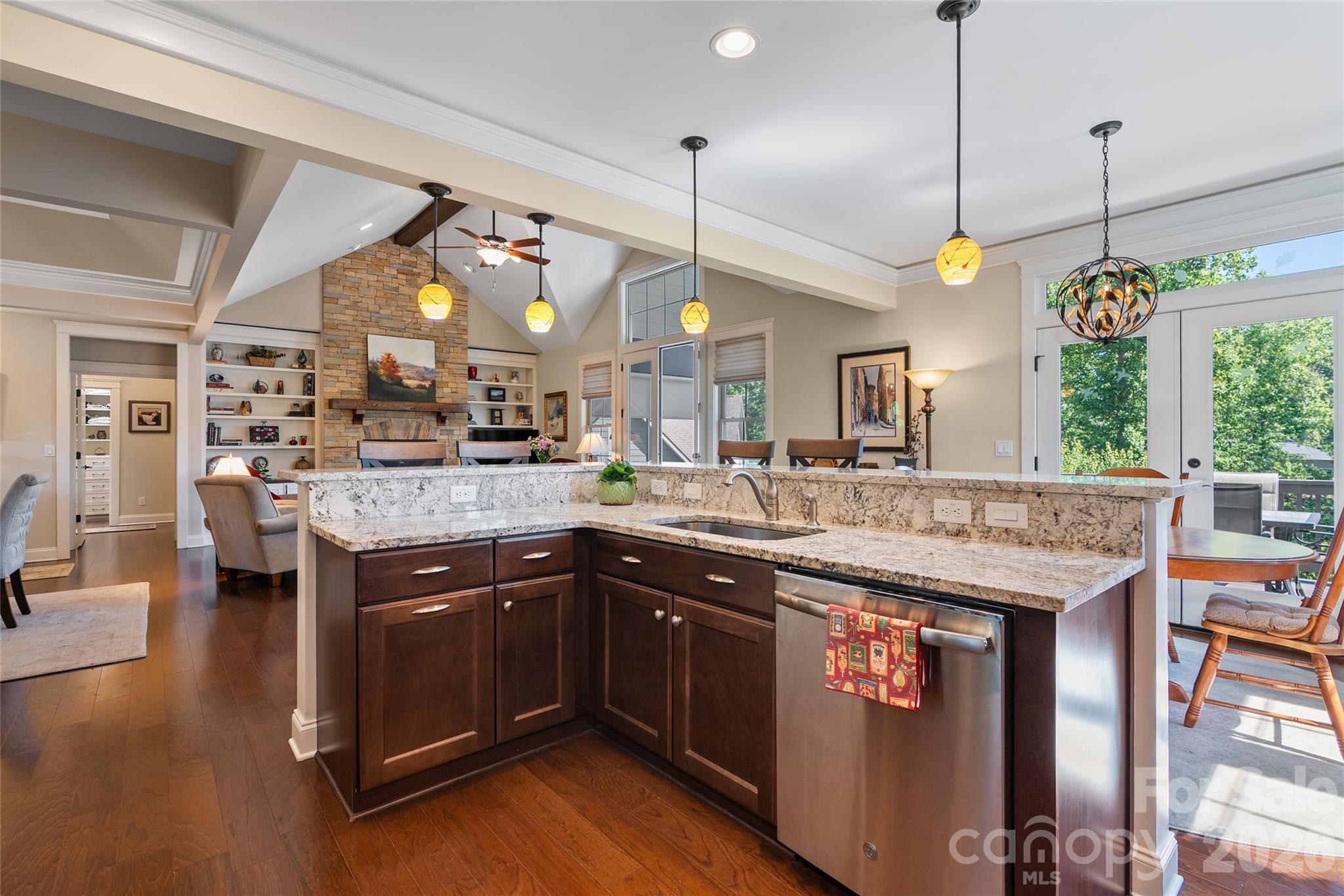 43 Orvis Stone Circle — Biltmore Lake