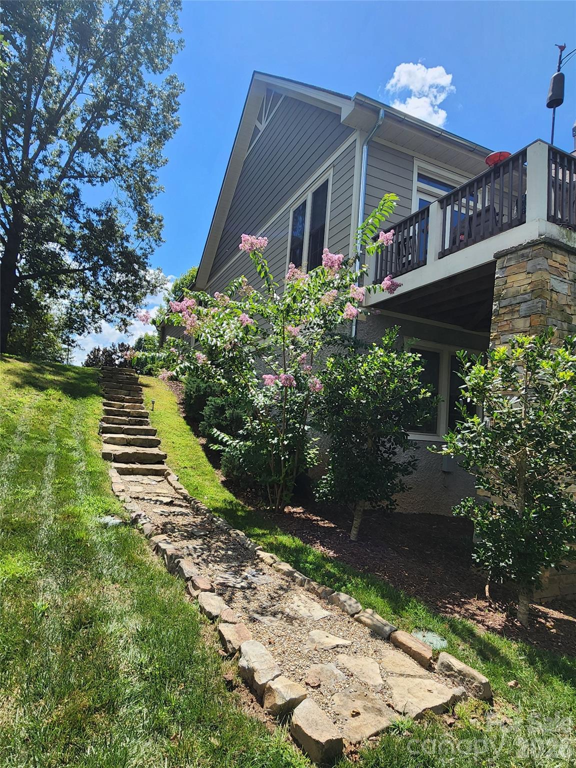 43 Orvis Stone Circle — Biltmore Lake