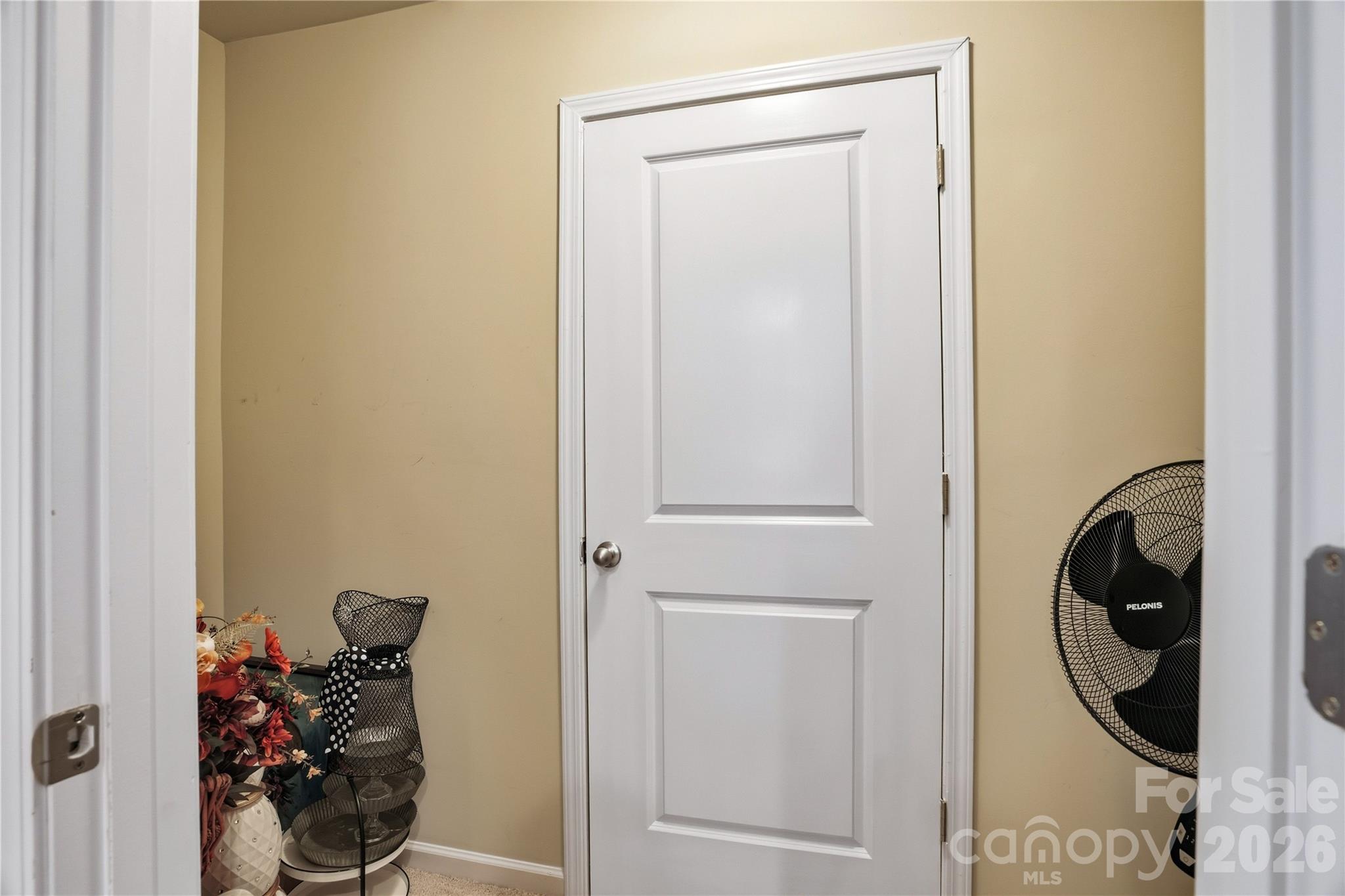 2274 Seagull Drive — Denver