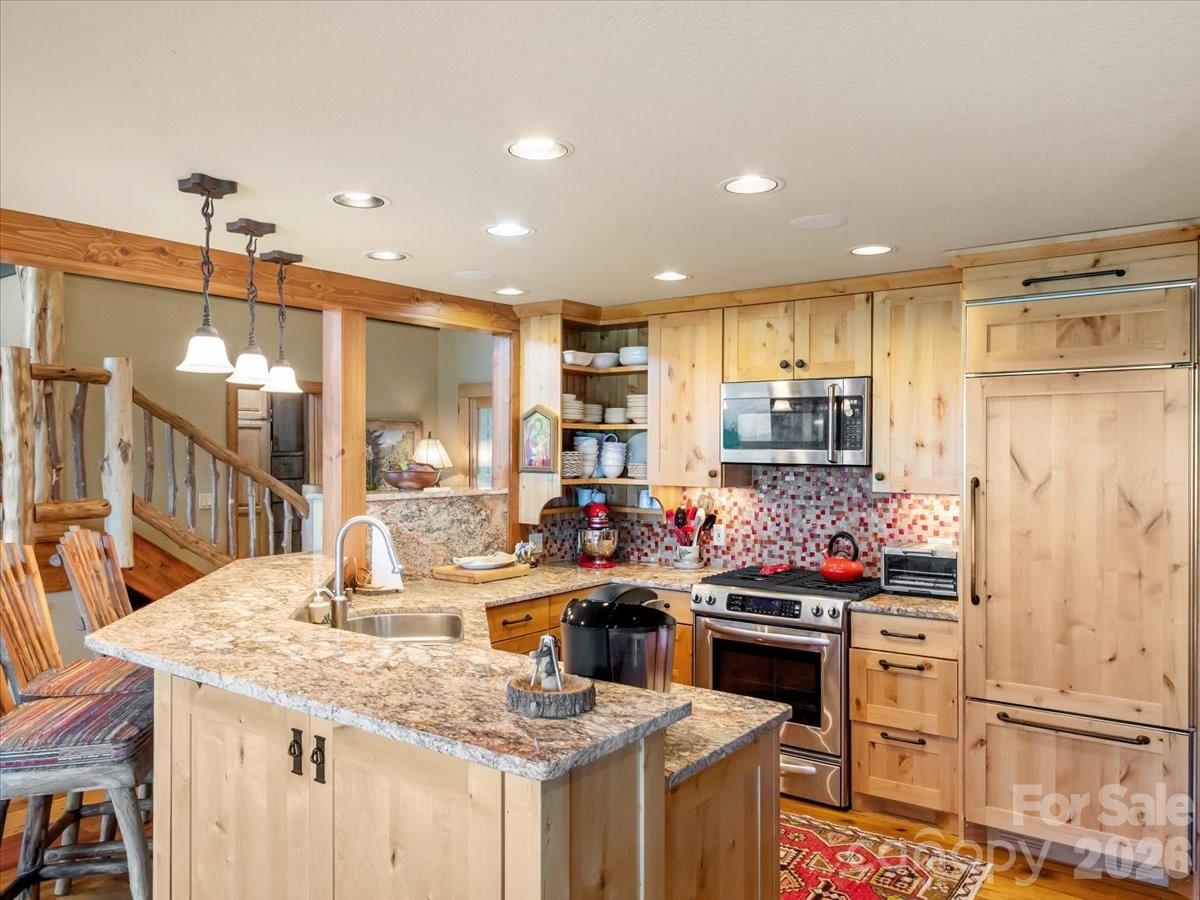 373 Rhododendron Lane — Burnsville