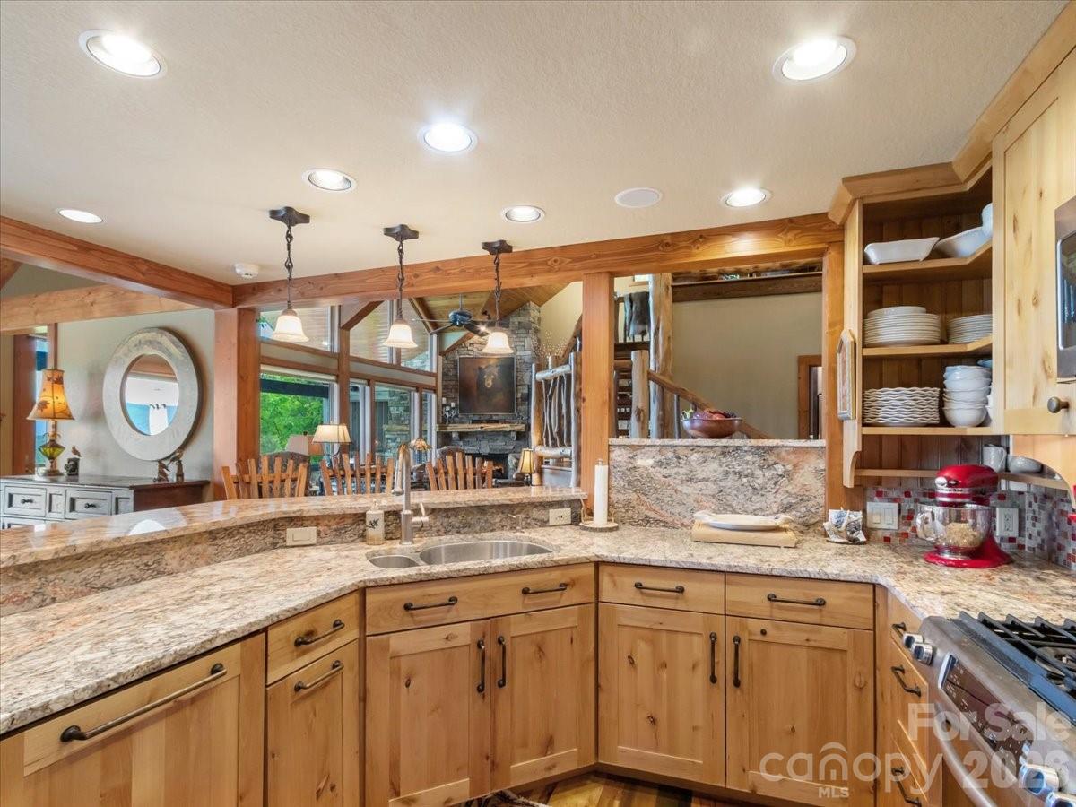 373 Rhododendron Lane — Burnsville