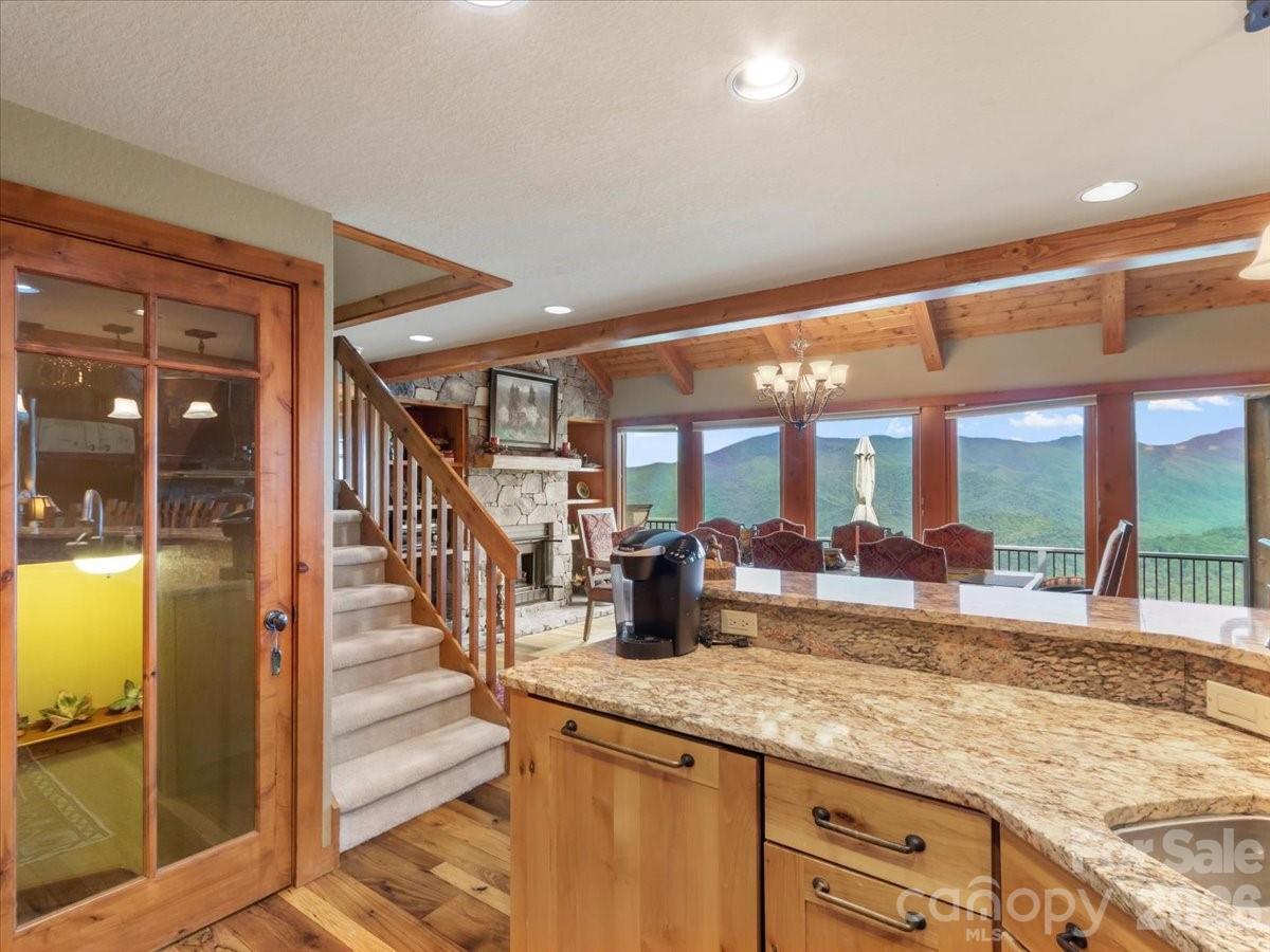373 Rhododendron Lane — Burnsville