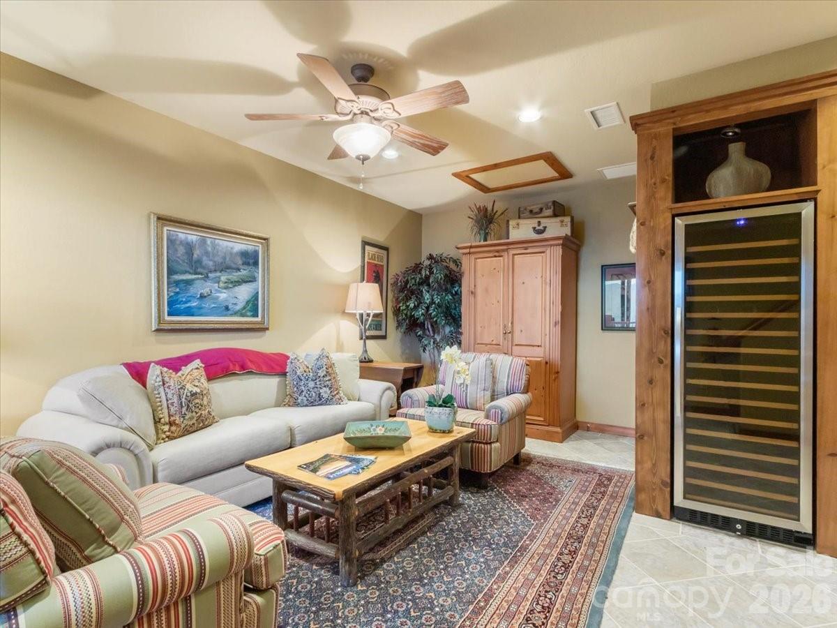 373 Rhododendron Lane — Burnsville