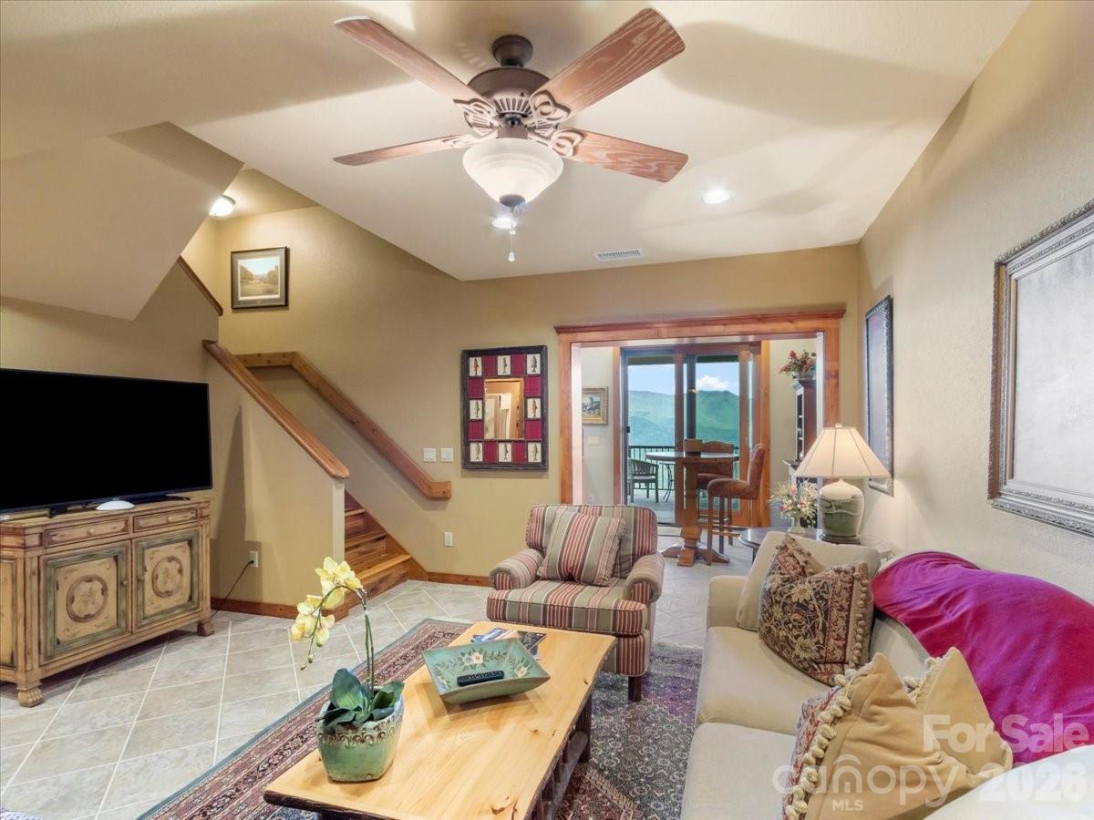 373 Rhododendron Lane — Burnsville