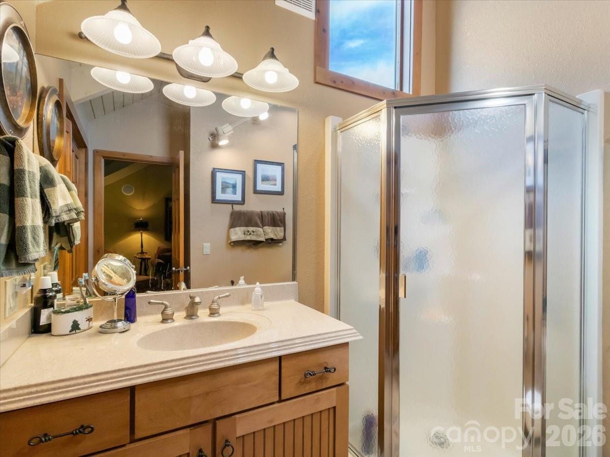 373 Rhododendron Lane — Burnsville