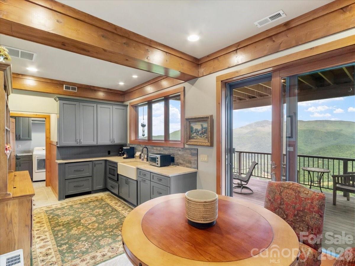 373 Rhododendron Lane — Burnsville