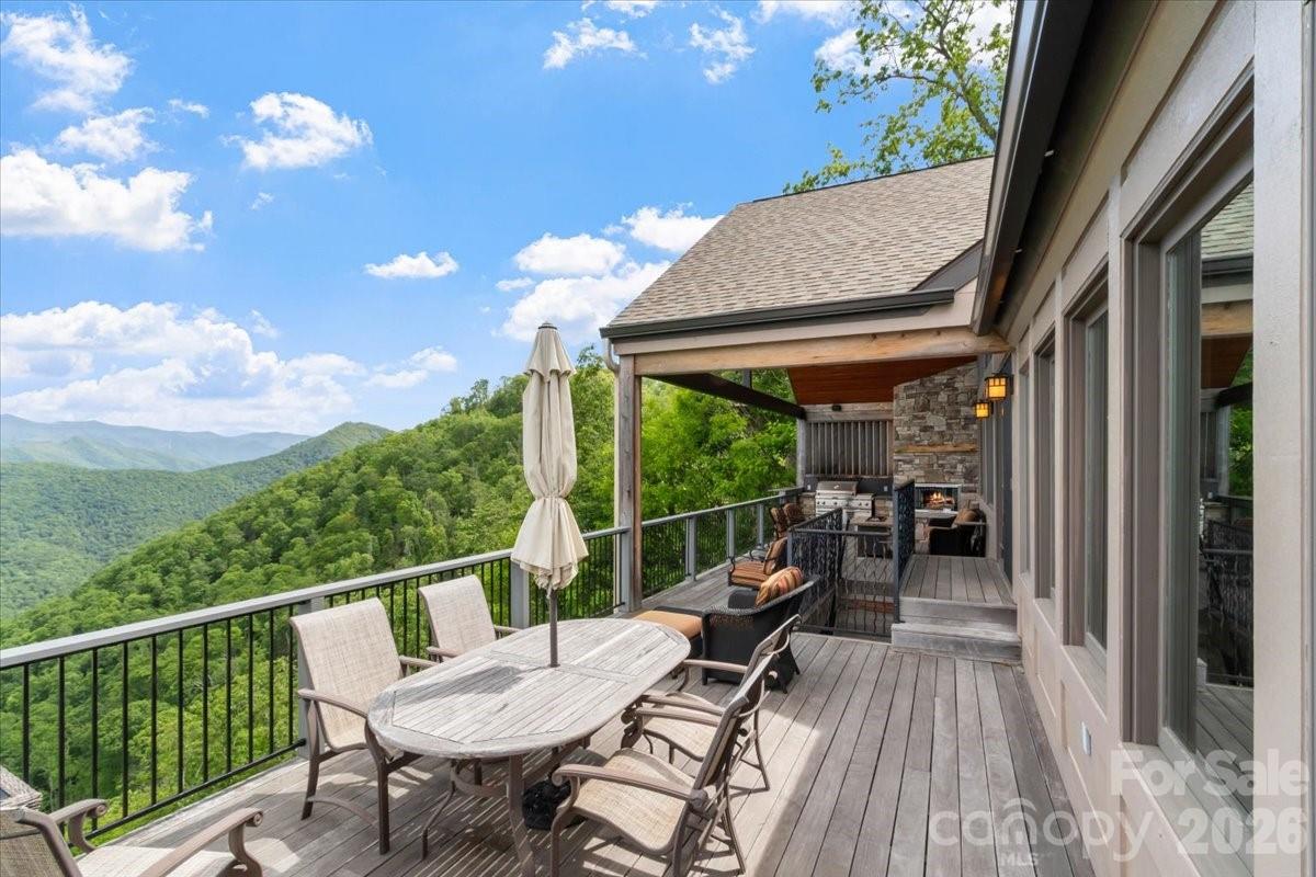 373 Rhododendron Lane — Burnsville