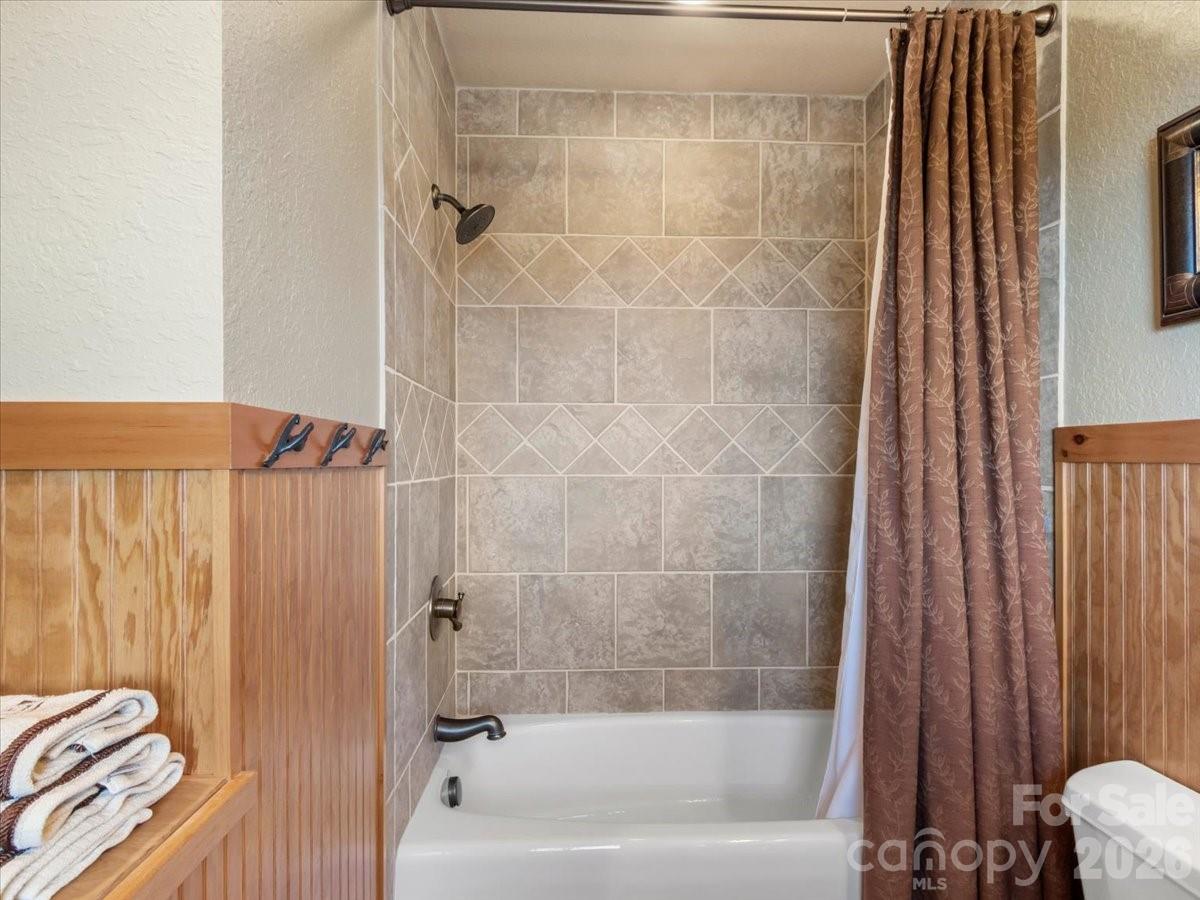 373 Rhododendron Lane — Burnsville