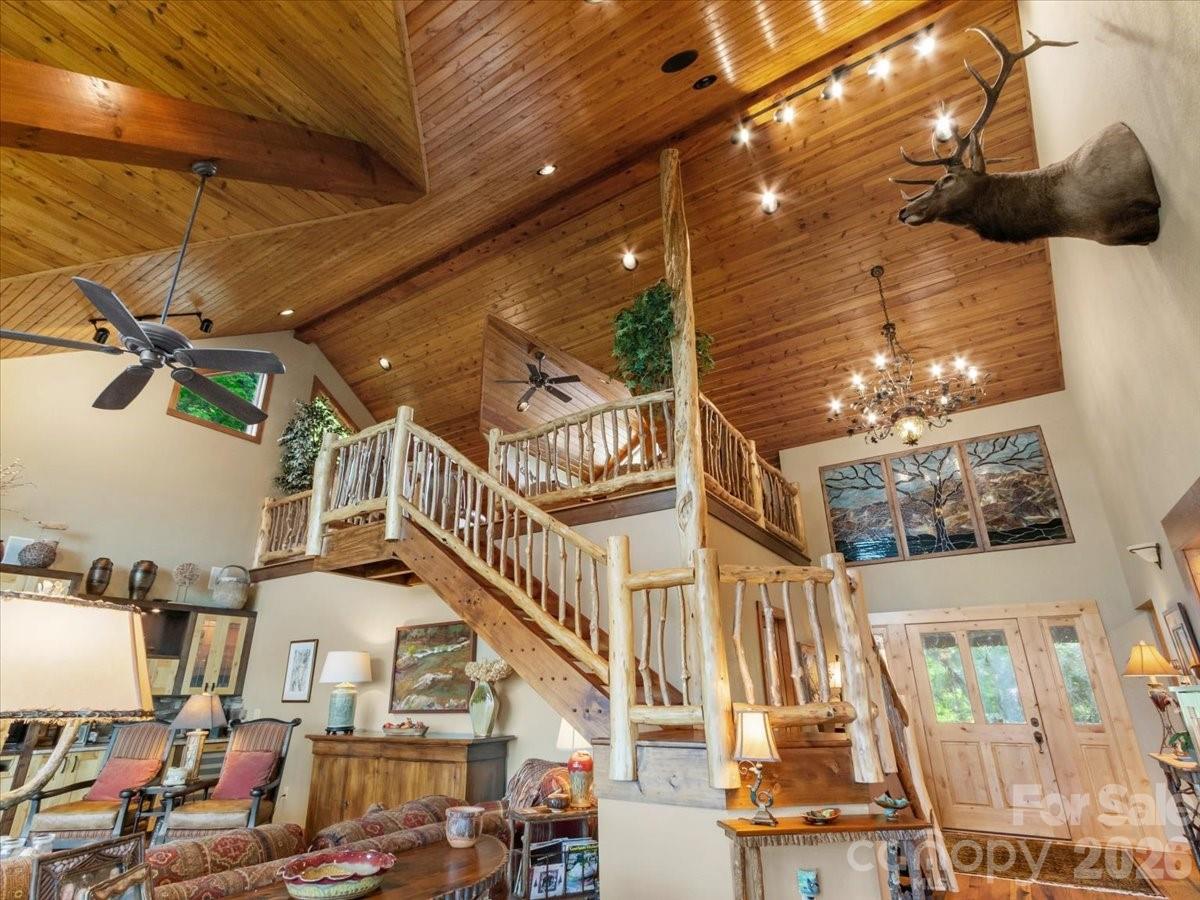 373 Rhododendron Lane — Burnsville