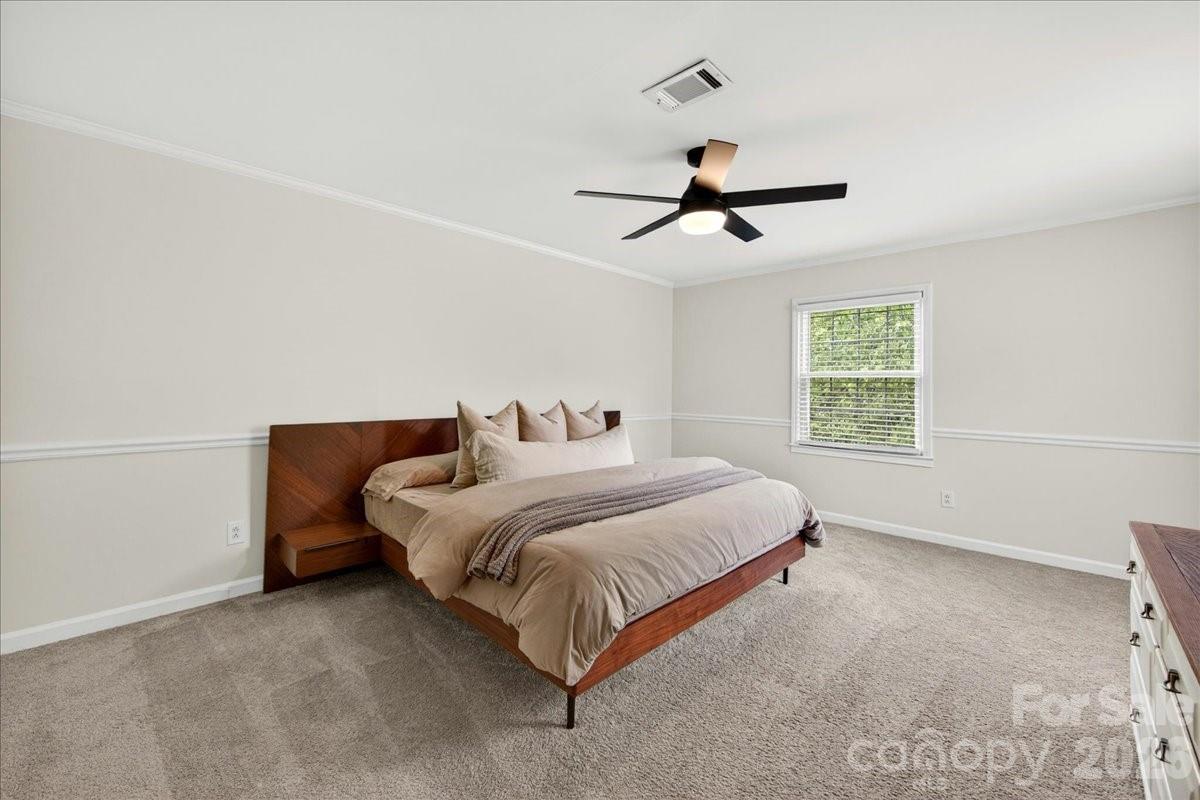6724 Constitution Lane — Charlotte