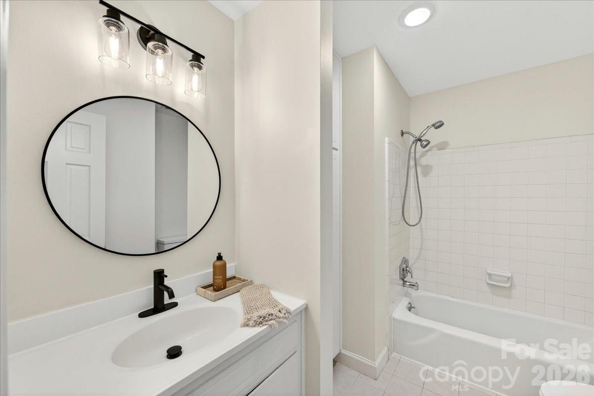 6724 Constitution Lane — Charlotte
