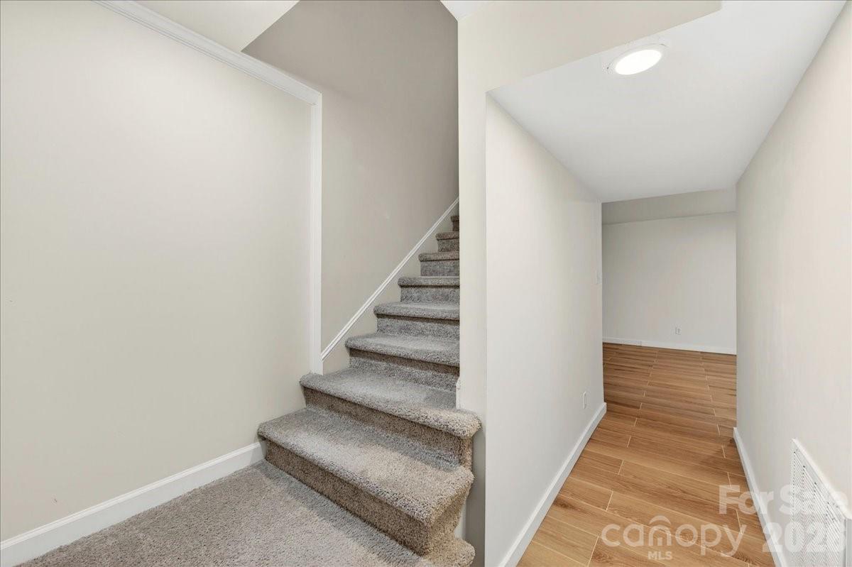 6724 Constitution Lane — Charlotte