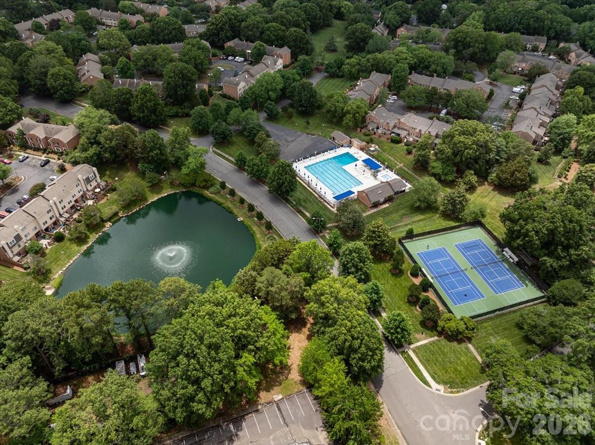 6724 Constitution Lane — Charlotte