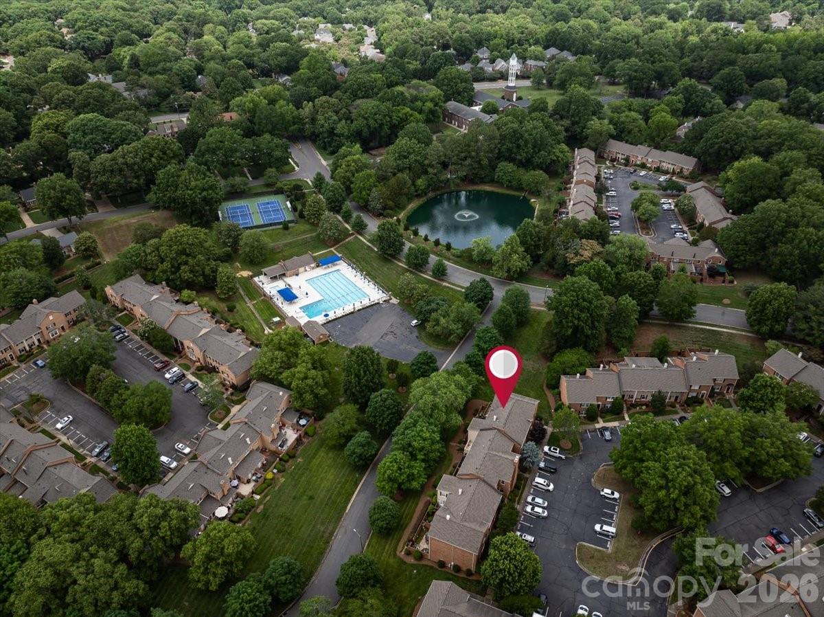 6724 Constitution Lane — Charlotte
