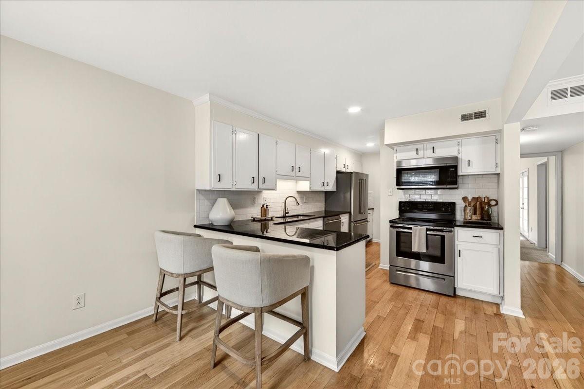 6724 Constitution Lane — Charlotte