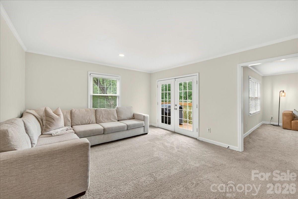 6724 Constitution Lane — Charlotte