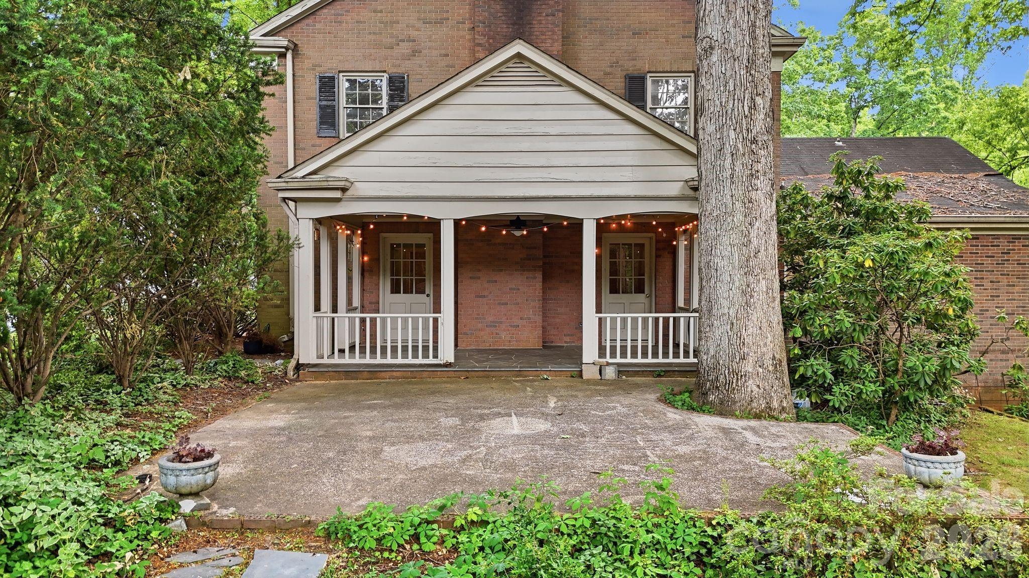 330 Earlwood Road — Statesville