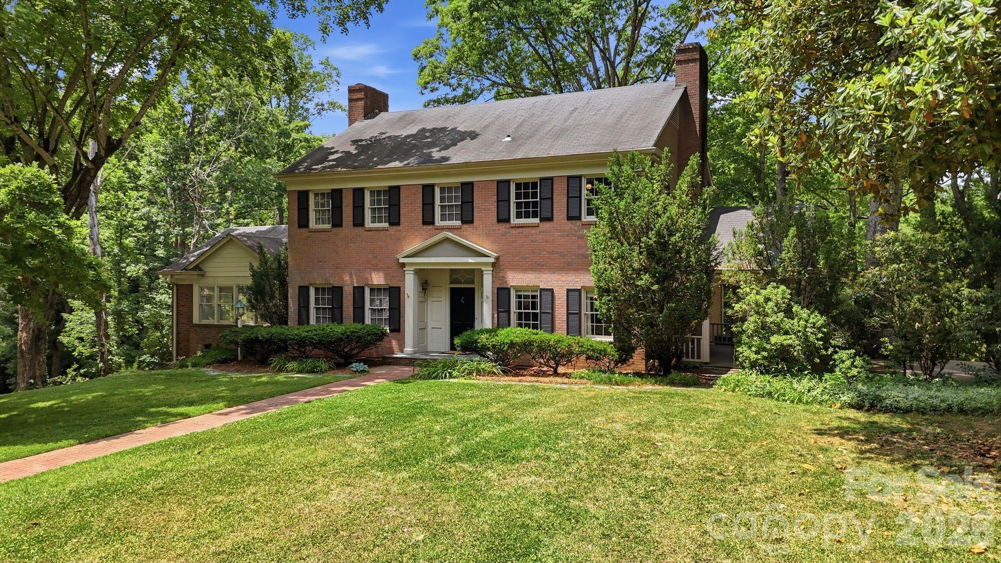 330 Earlwood Road — Statesville