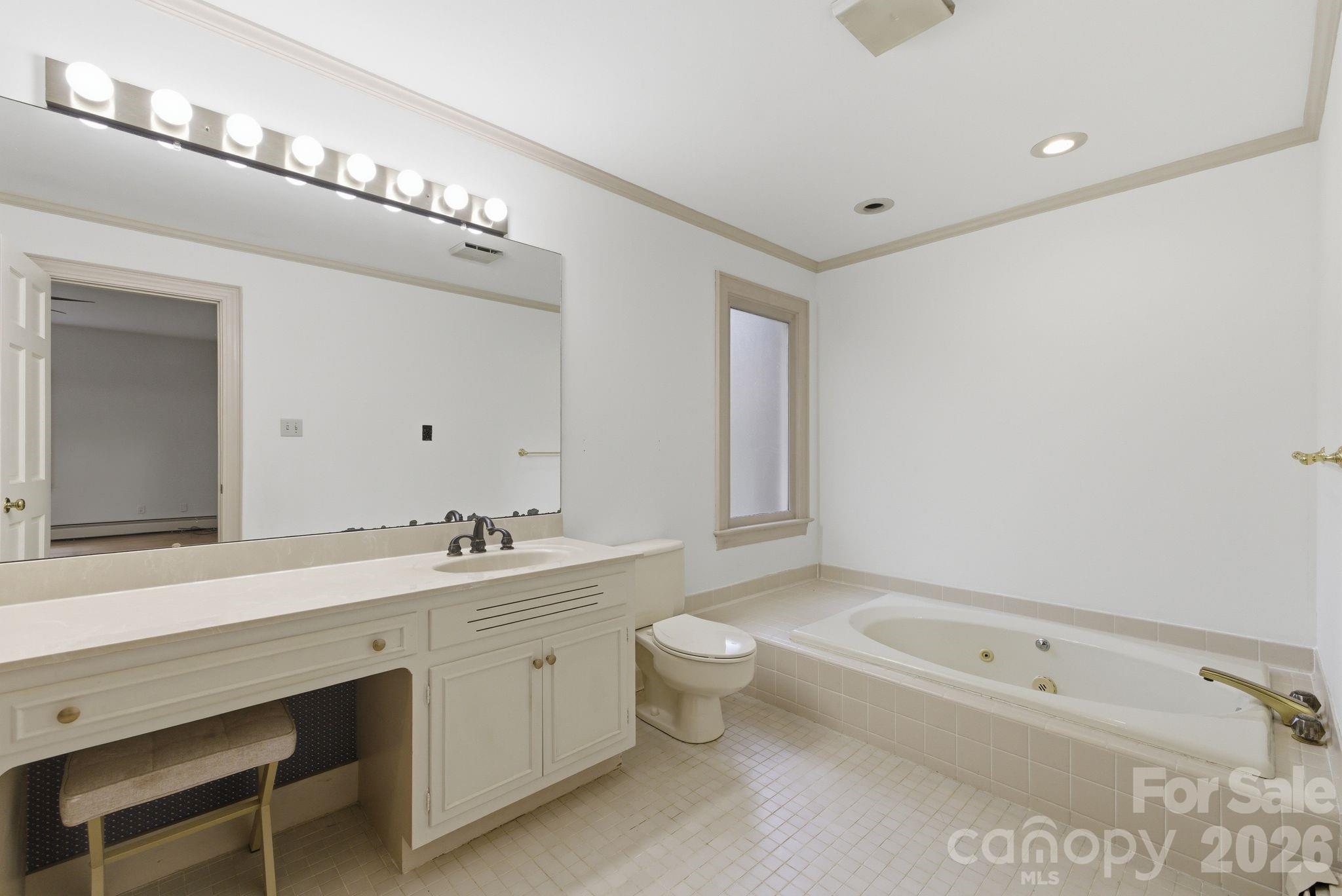 330 Earlwood Road — Statesville