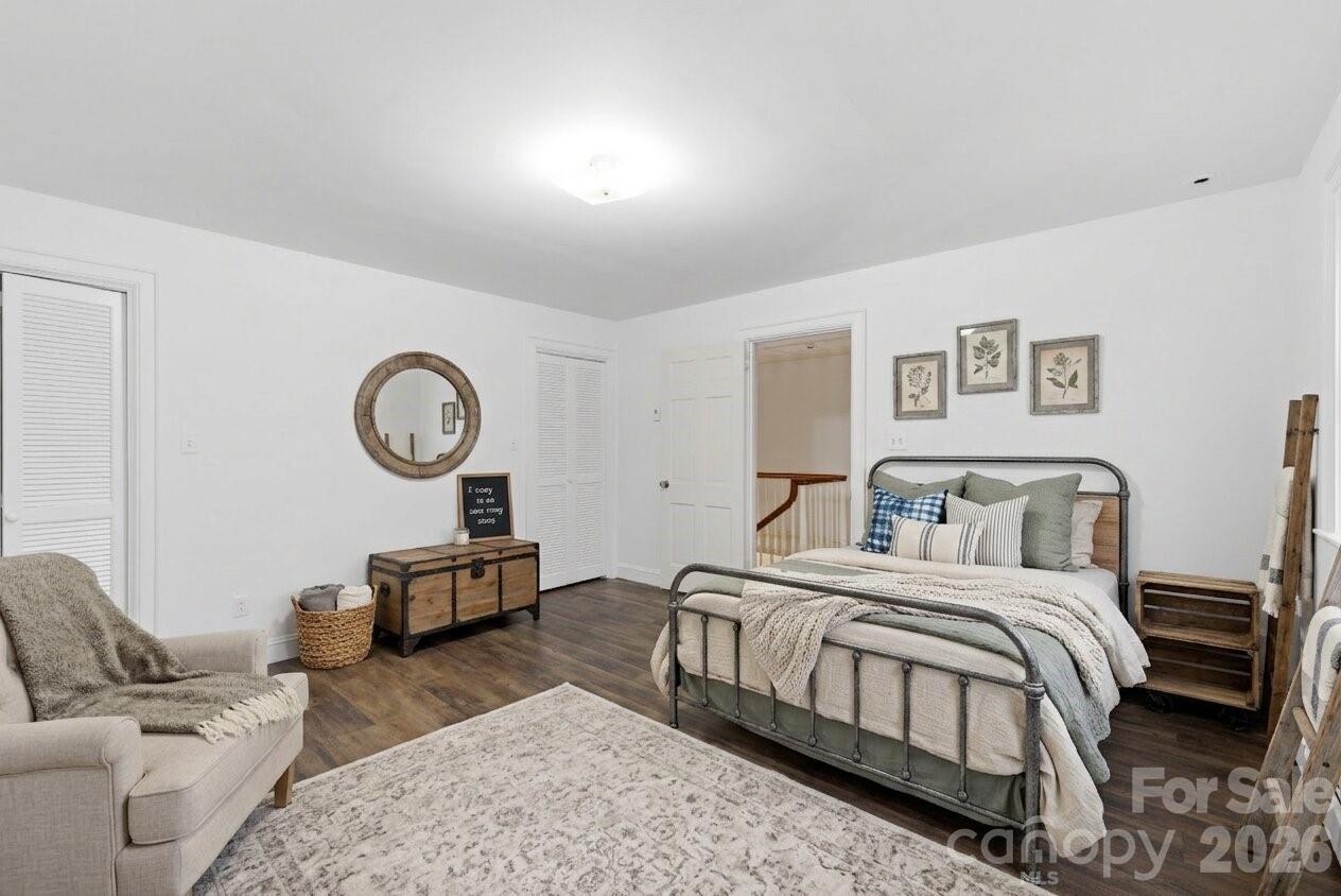 330 Earlwood Road — Statesville