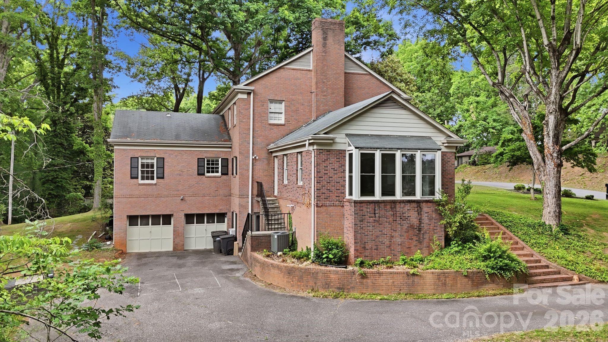 330 Earlwood Road — Statesville