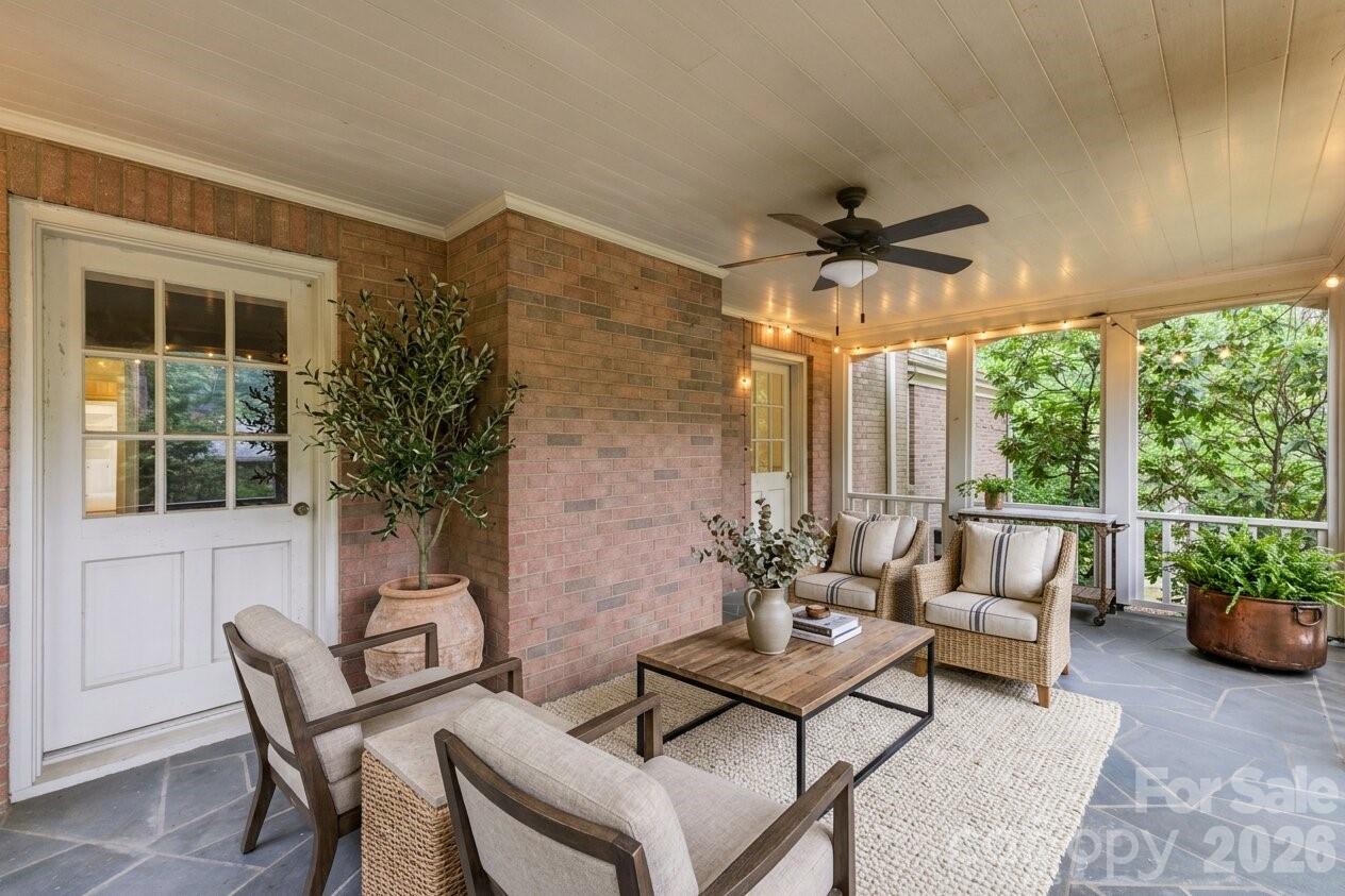 330 Earlwood Road — Statesville