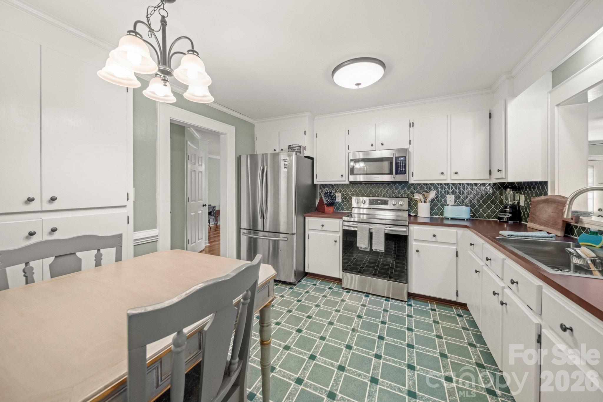 211 9th Street — Belmont