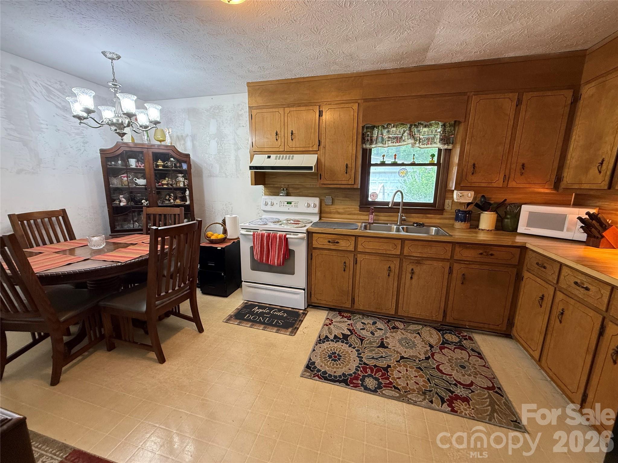 580 Legion Road — Lenoir