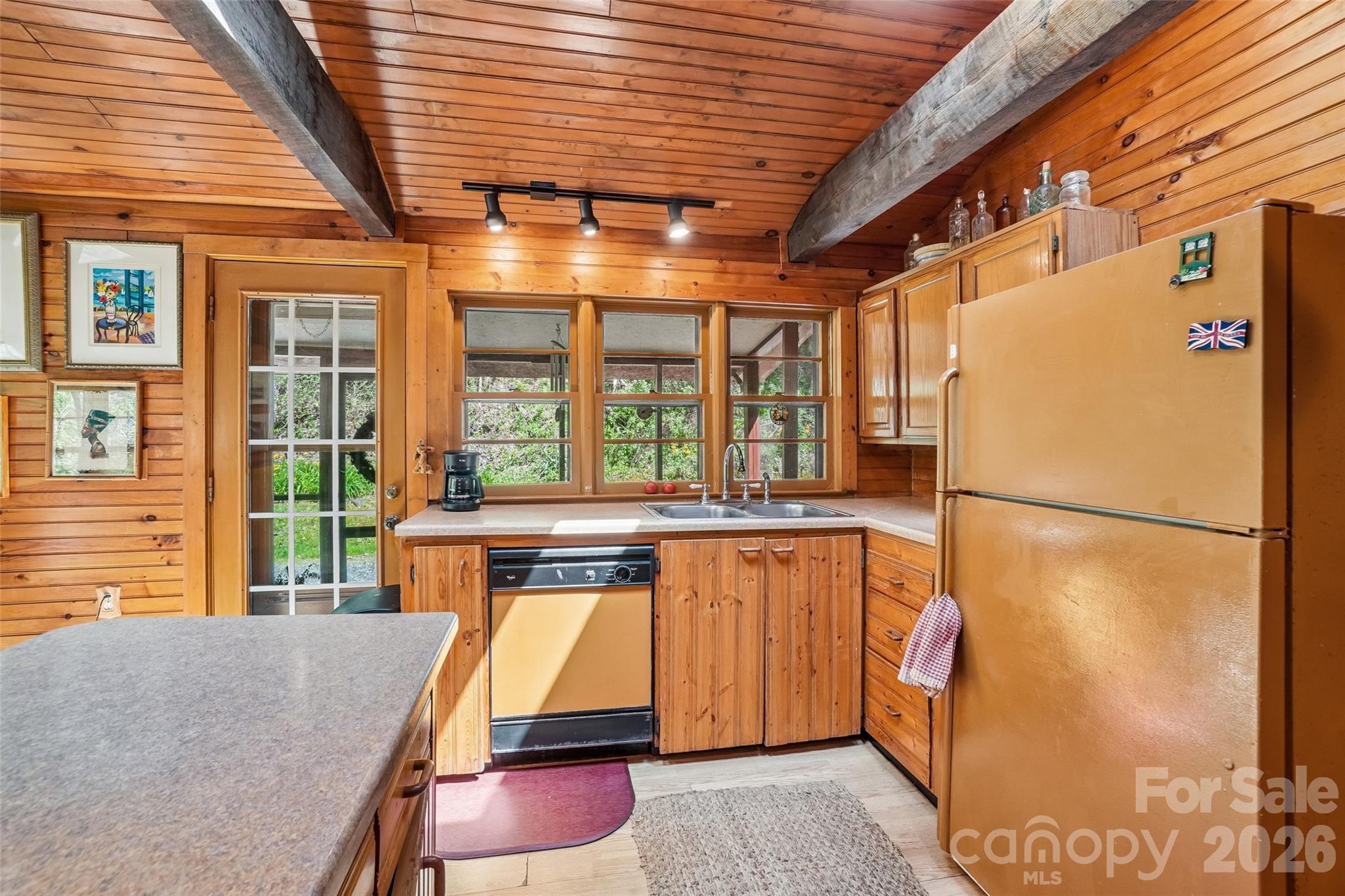 66 Pinto Trail — Sylva