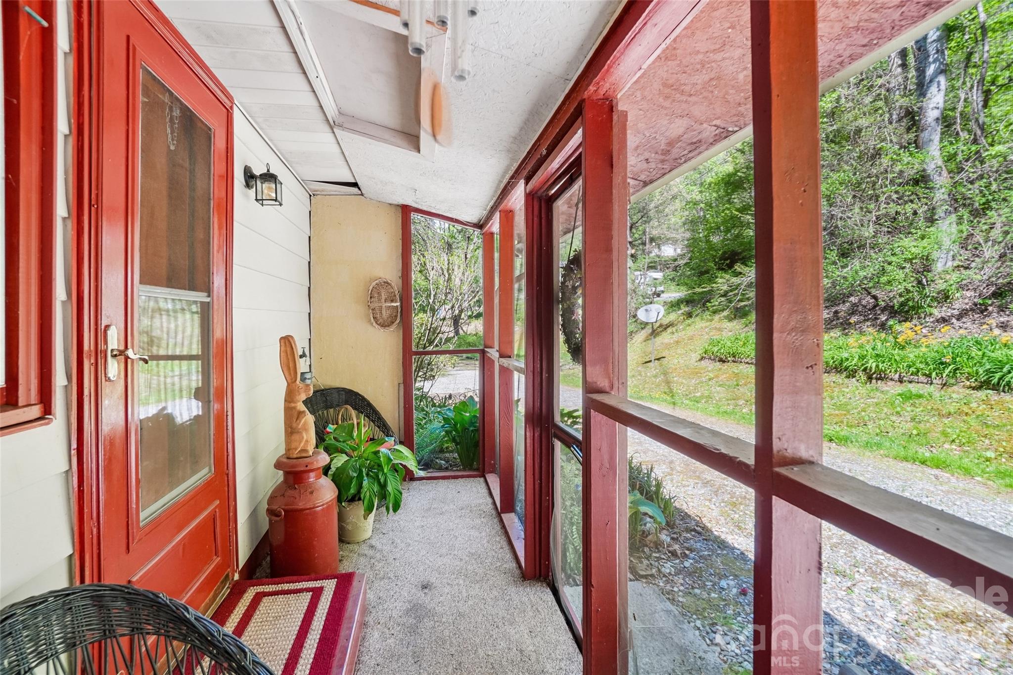 66 Pinto Trail — Sylva