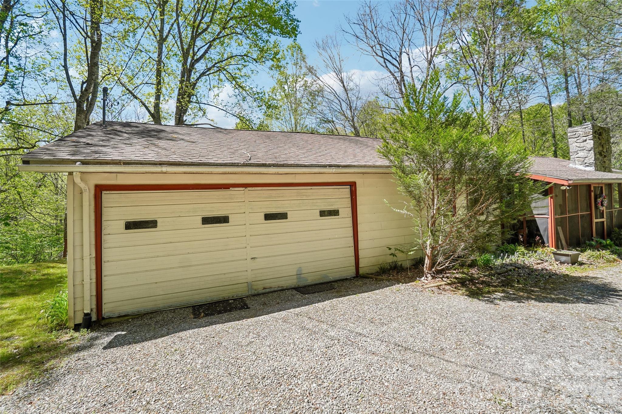 66 Pinto Trail — Sylva
