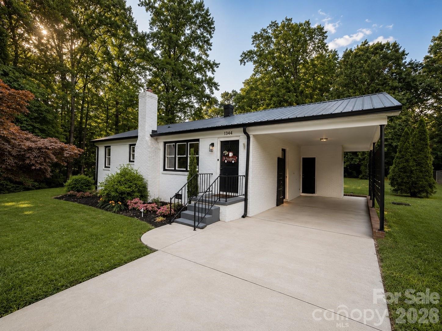 1344 12th Avenue NE — Hickory