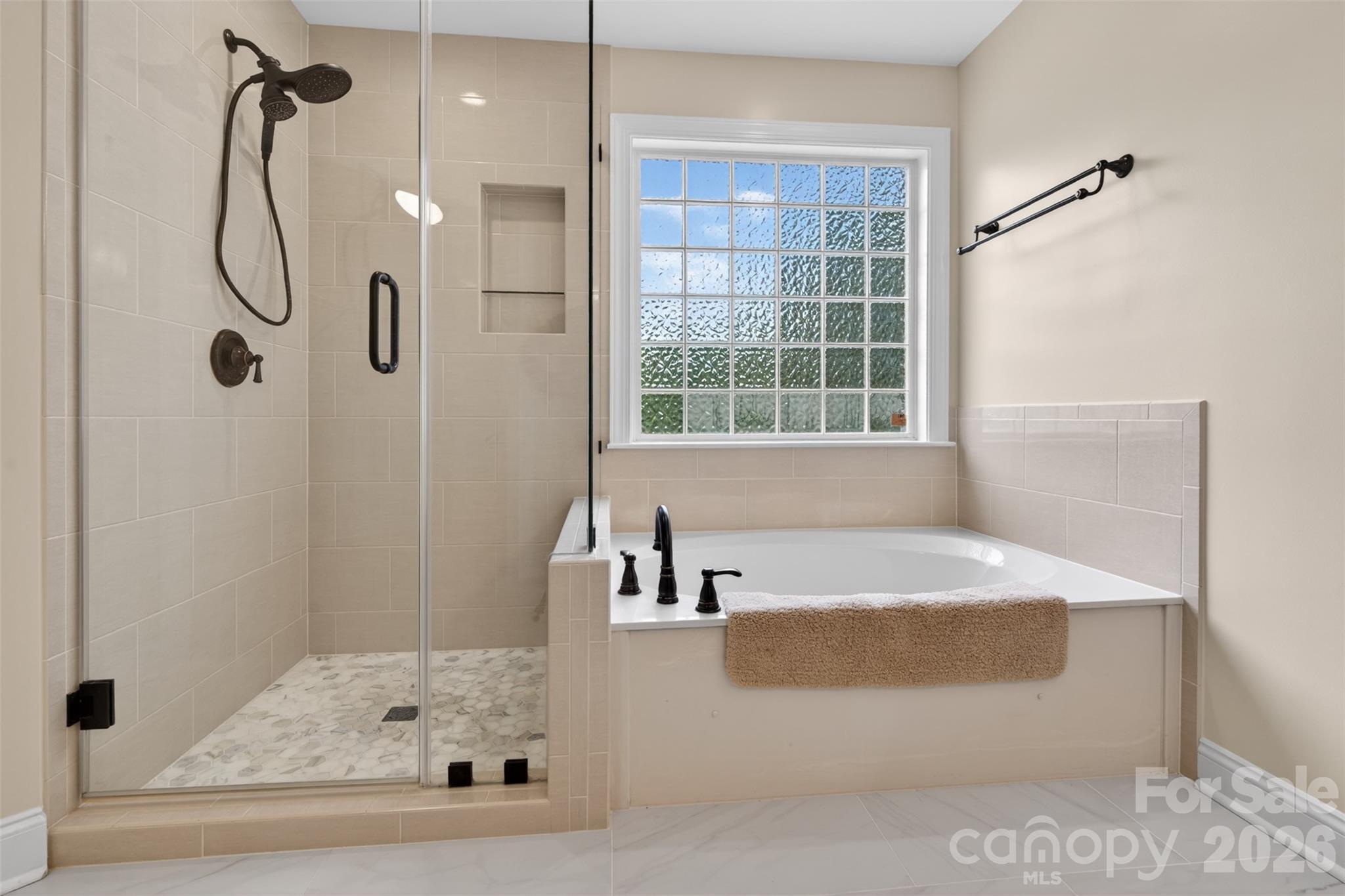 1900 Crestgate Drive — Waxhaw