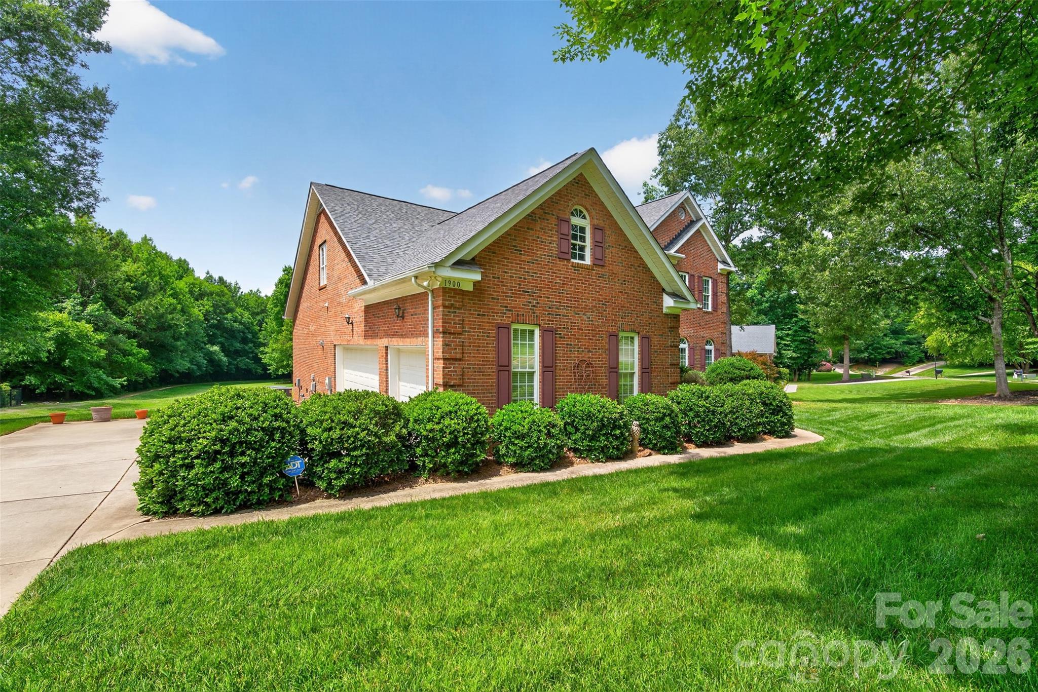 1900 Crestgate Drive — Waxhaw