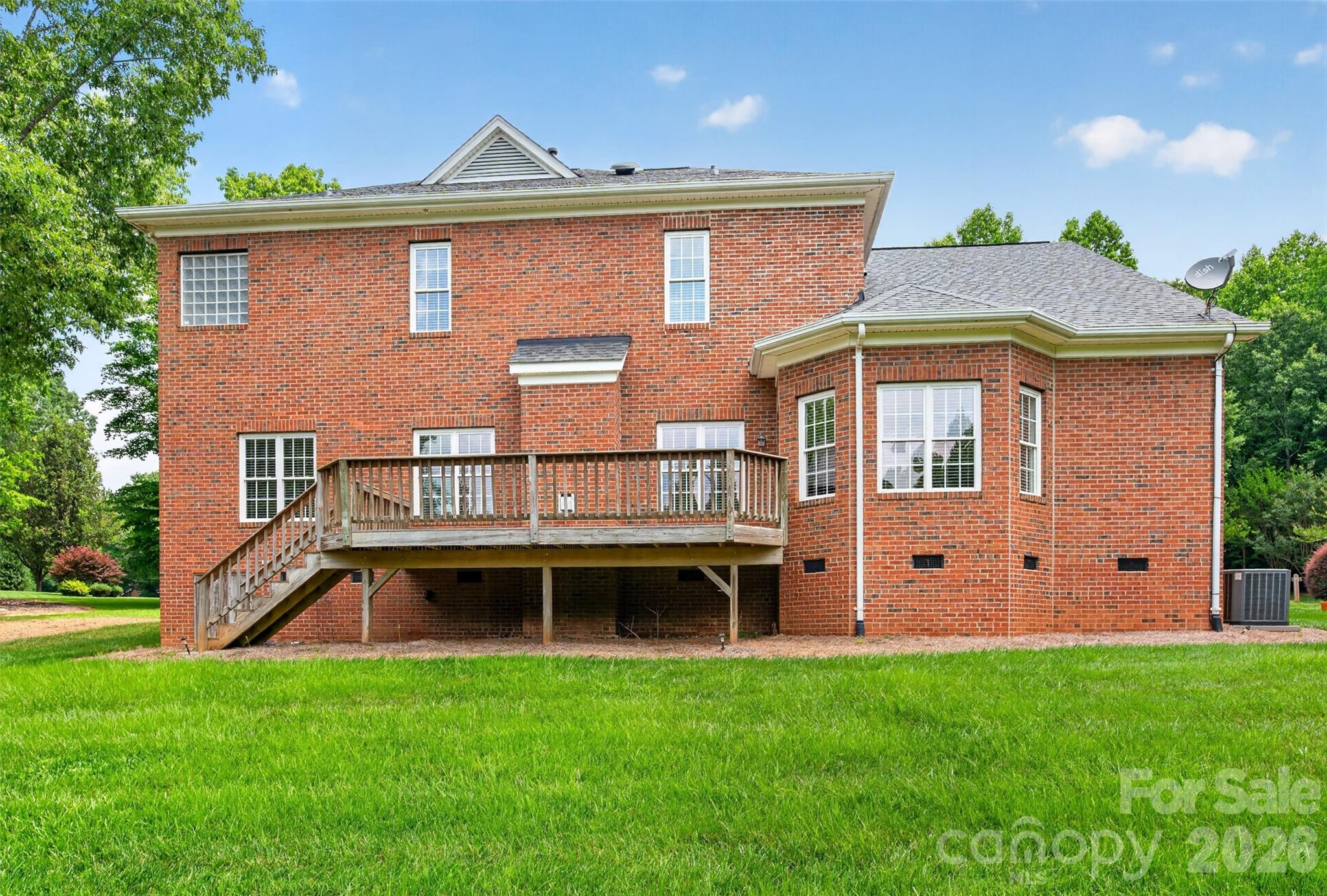 1900 Crestgate Drive — Waxhaw