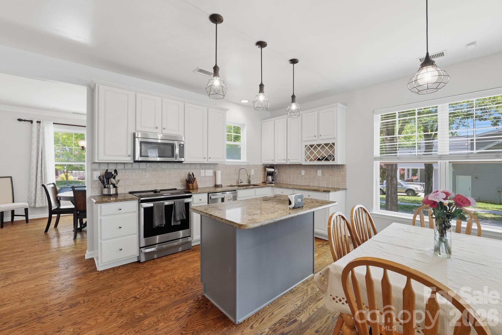 6122 Colonial Garden Drive — Huntersville