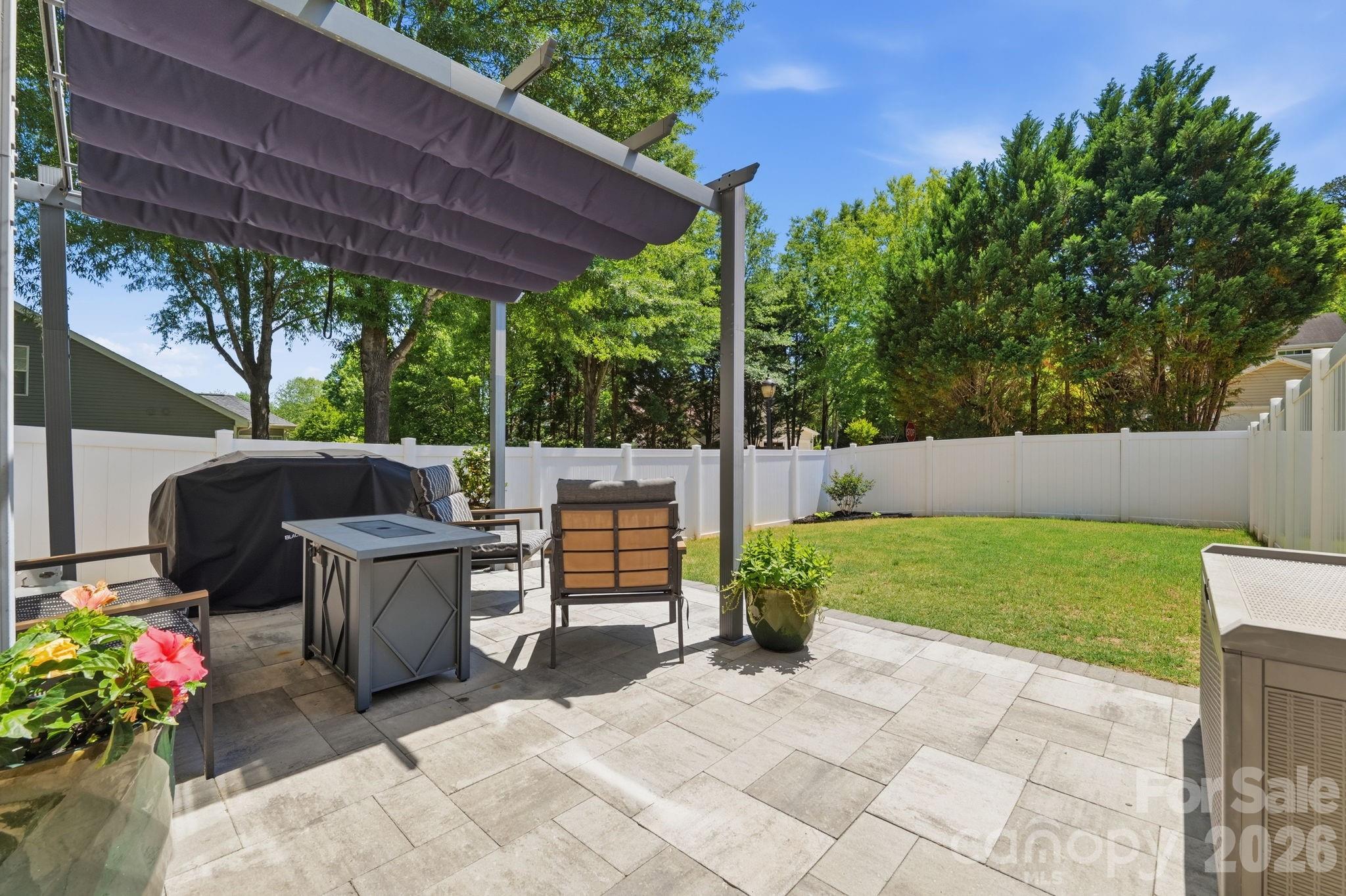 6122 Colonial Garden Drive — Huntersville
