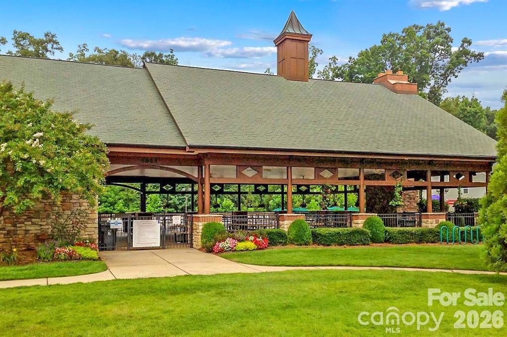 6122 Colonial Garden Drive — Huntersville
