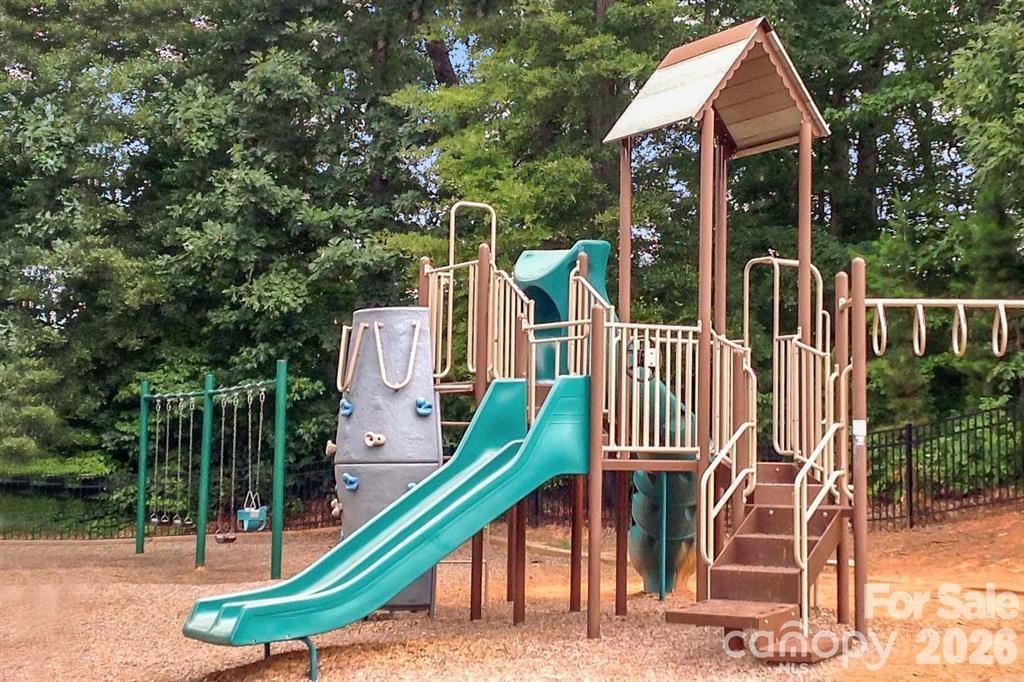 6122 Colonial Garden Drive — Huntersville