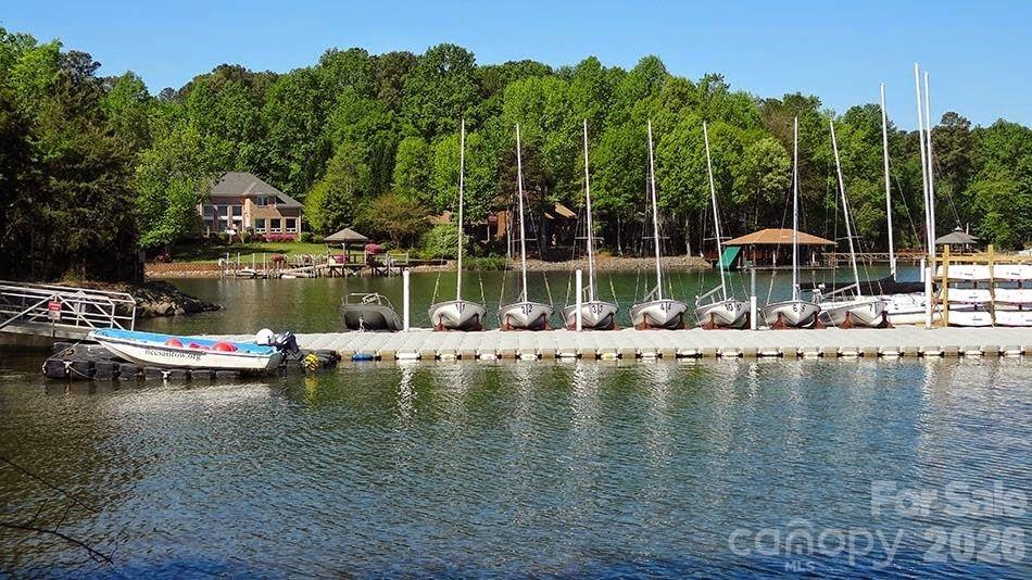 6122 Colonial Garden Drive — Huntersville